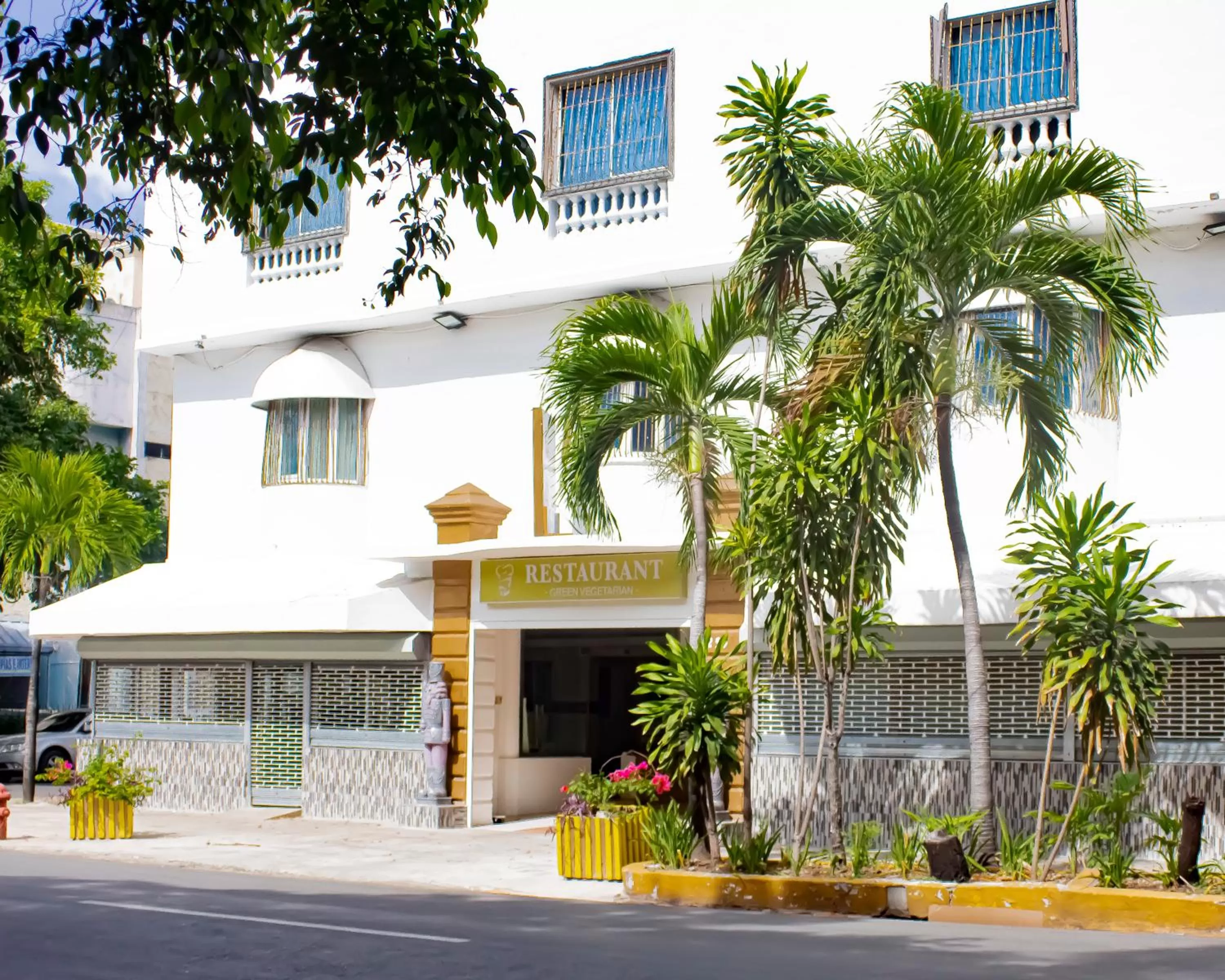 Property building in Hotel La Casona Dorada
