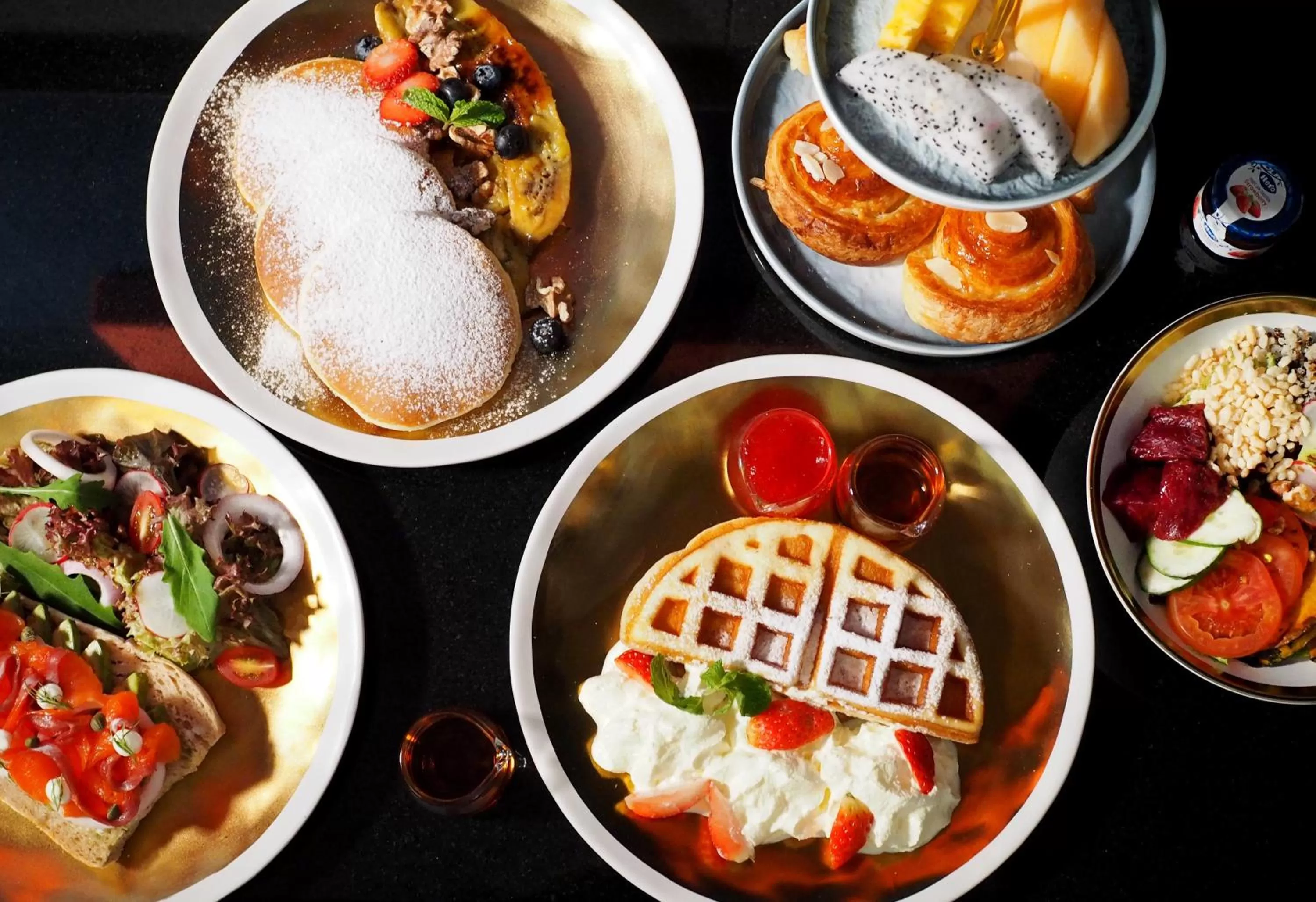 Breakfast in The Coach Hotel Sukhumvit - Asok BTS Bangkok