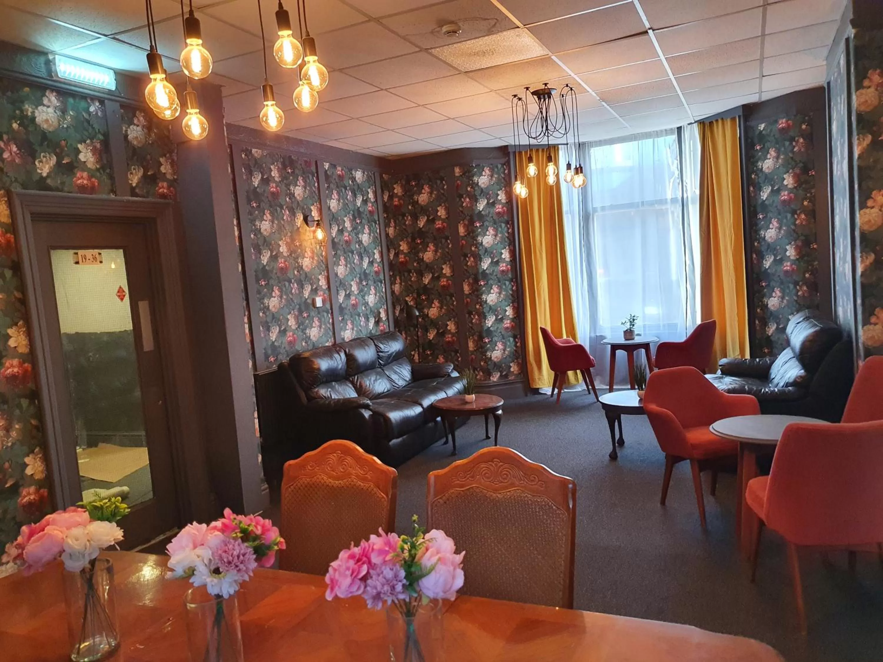 Lounge or bar, Lounge/Bar in Balkan Hotel