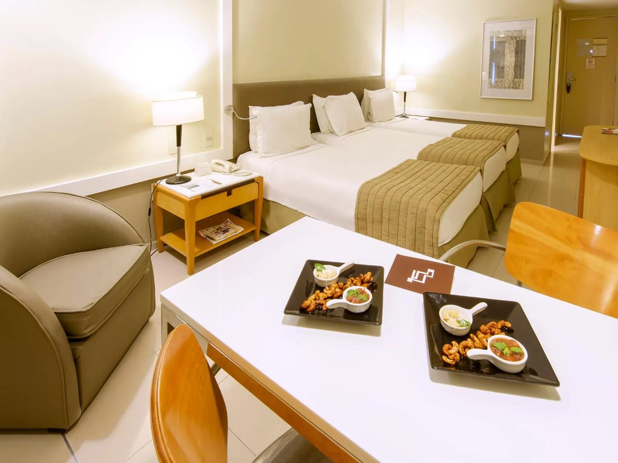 Standard Triple Room With Sea Side View in Seara Praia Hotel