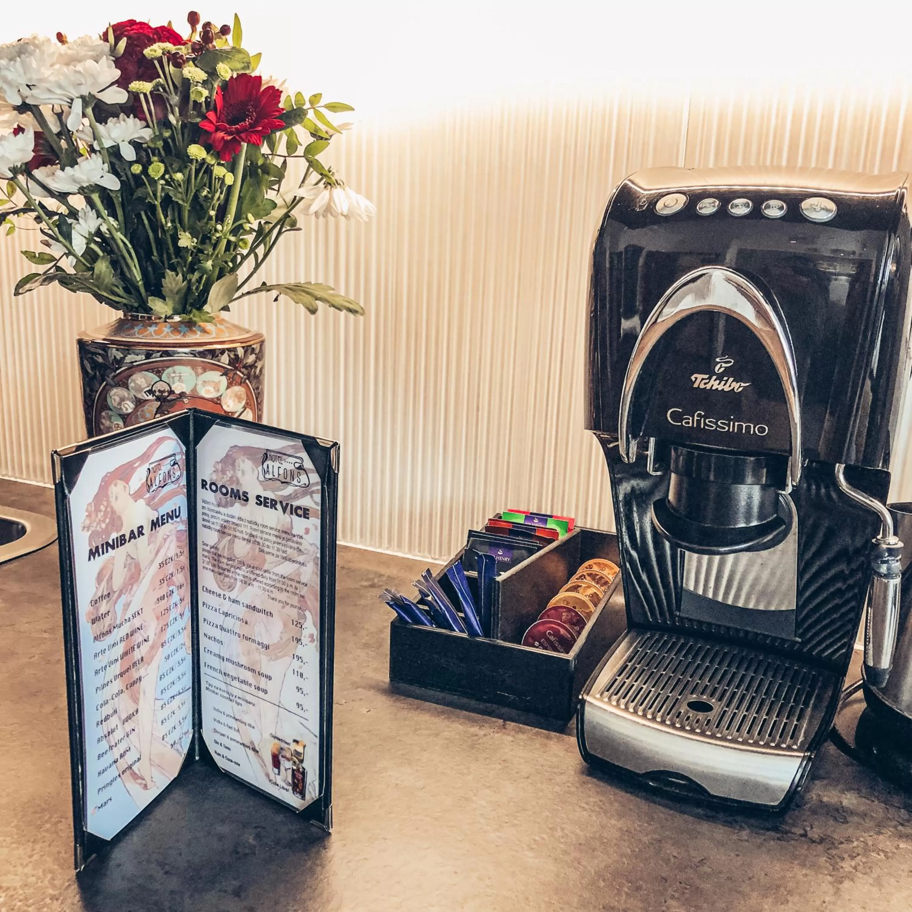 Coffee/tea facilities in Alfons Boutique Hotel