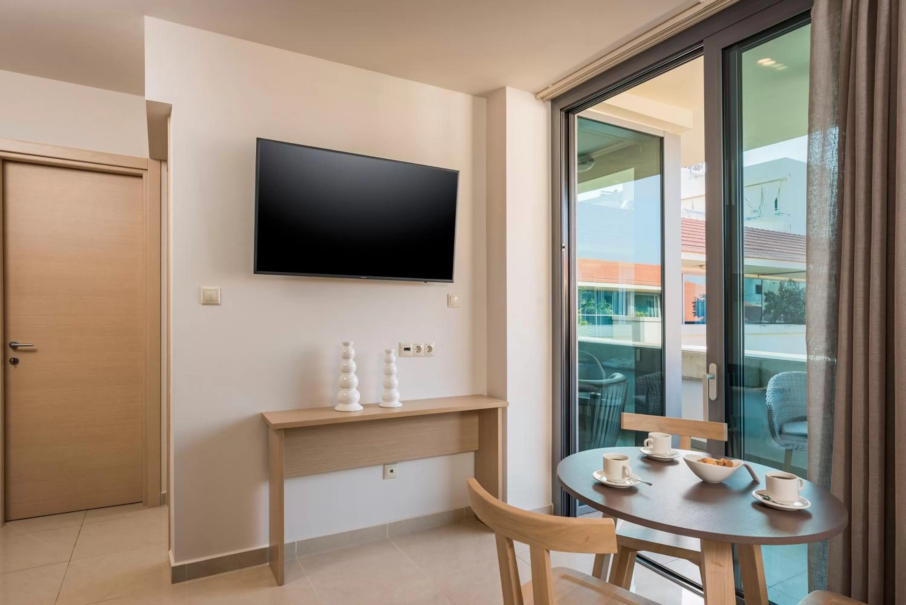 TV and multimedia in Trianon Luxury Apartments & Suites