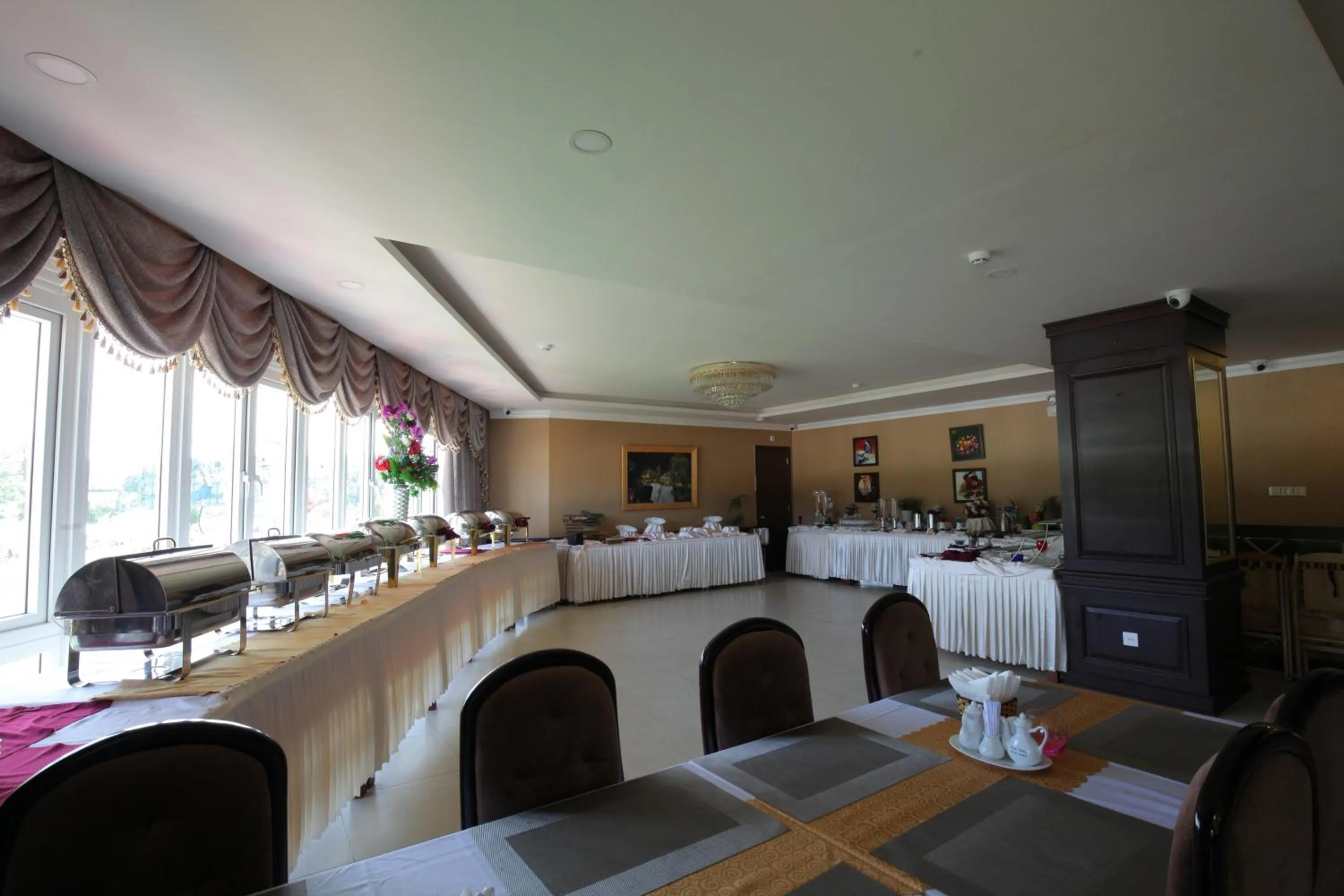 Restaurant/places to eat in Kings Hotel Dalat