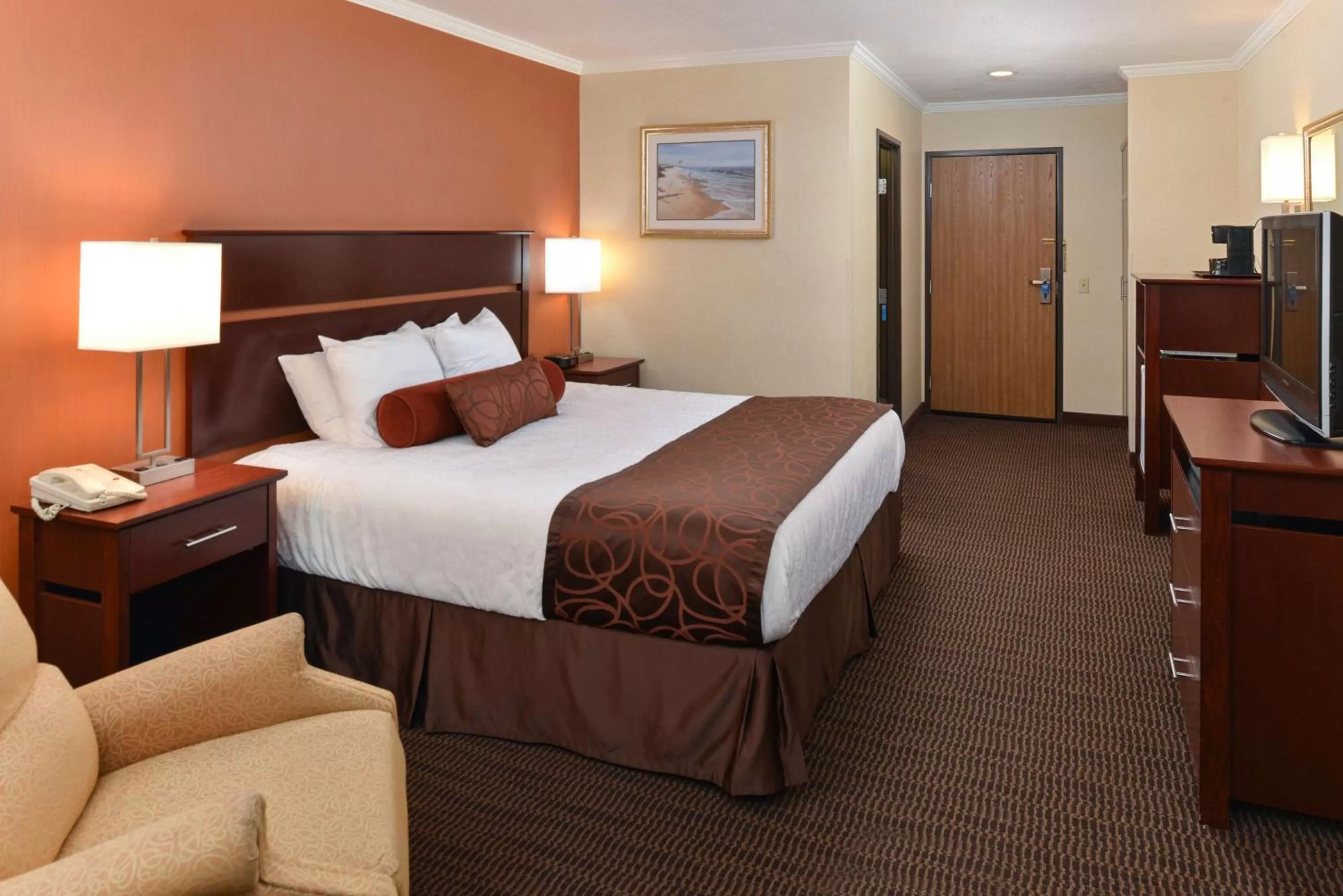 Photo of the whole room, Bed in Best Western Plus Landmark Inn