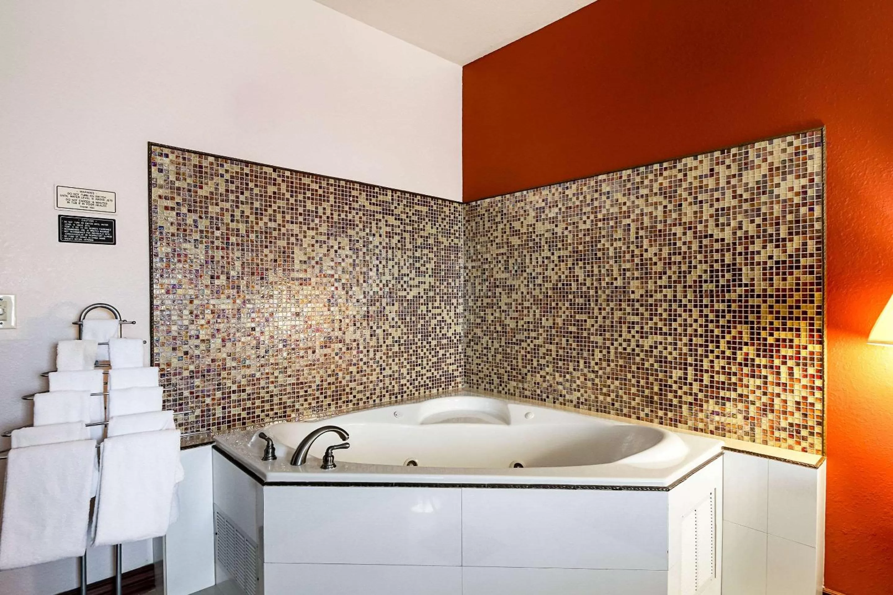 Photo of the whole room in Quality Inn Kingsville Hwy 77