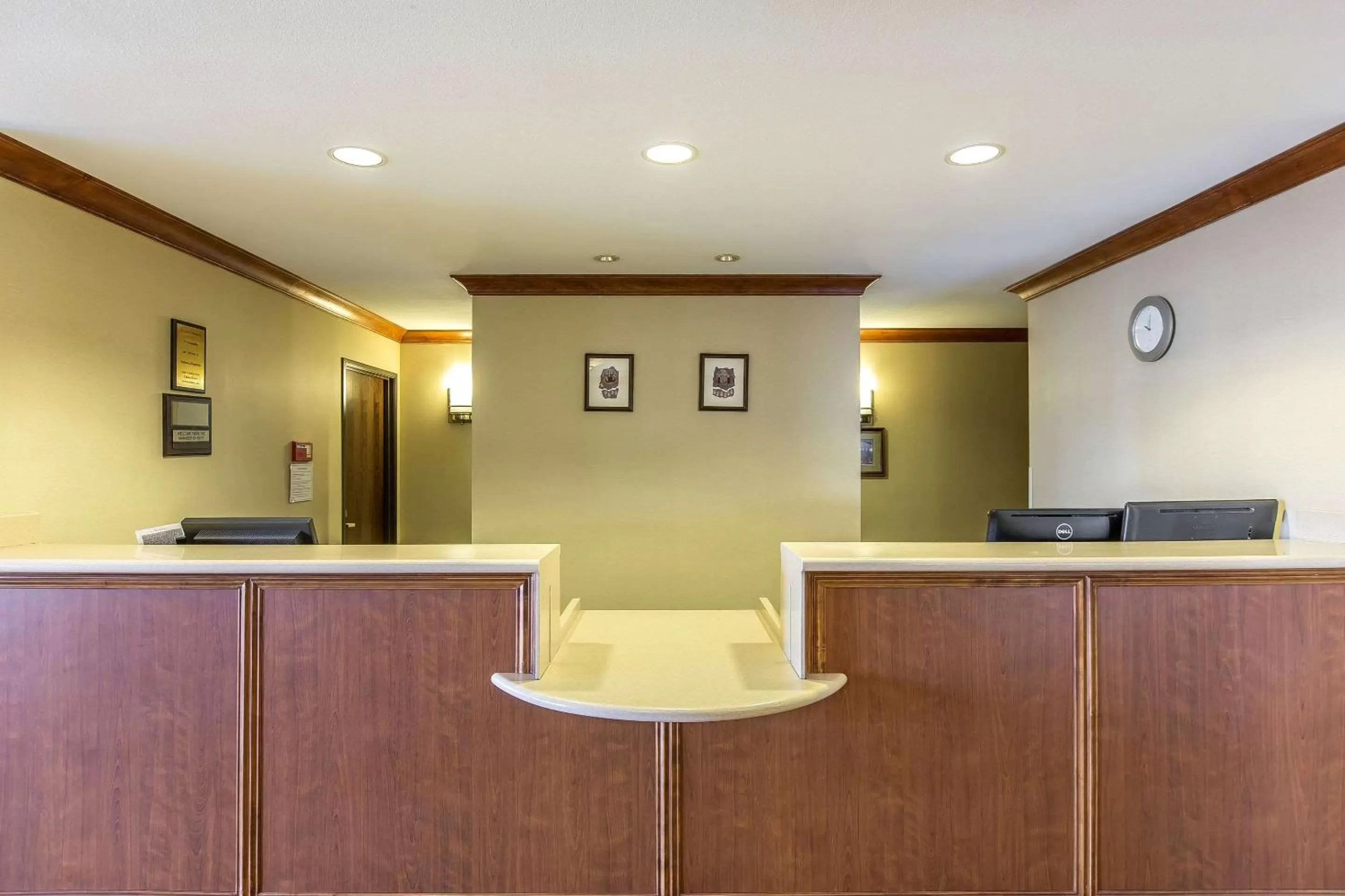 Lobby or reception in Oasis Inn & Suites 29 Palms Hotel Joshua Tree National Park