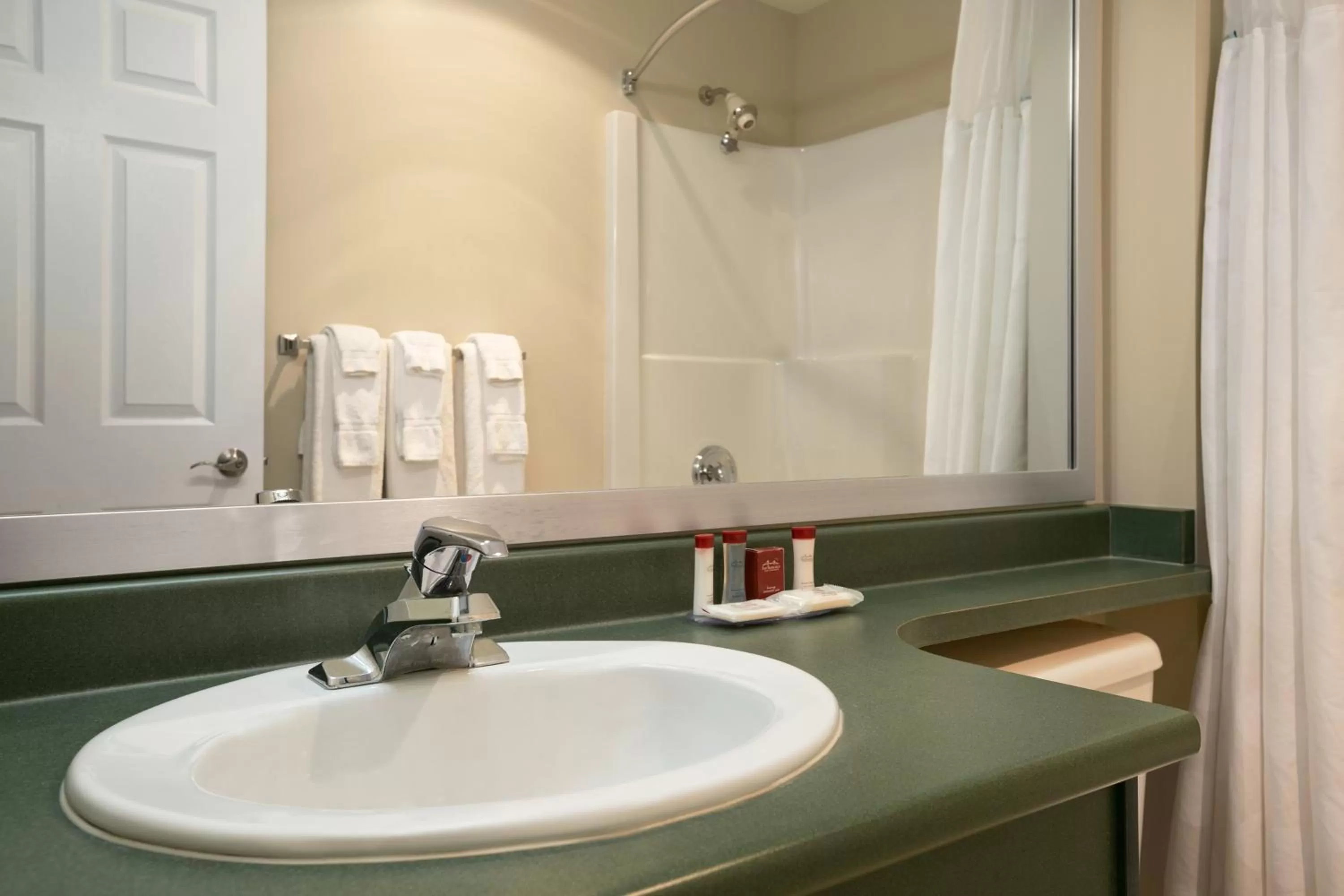 Bathroom in Ramada Merritt