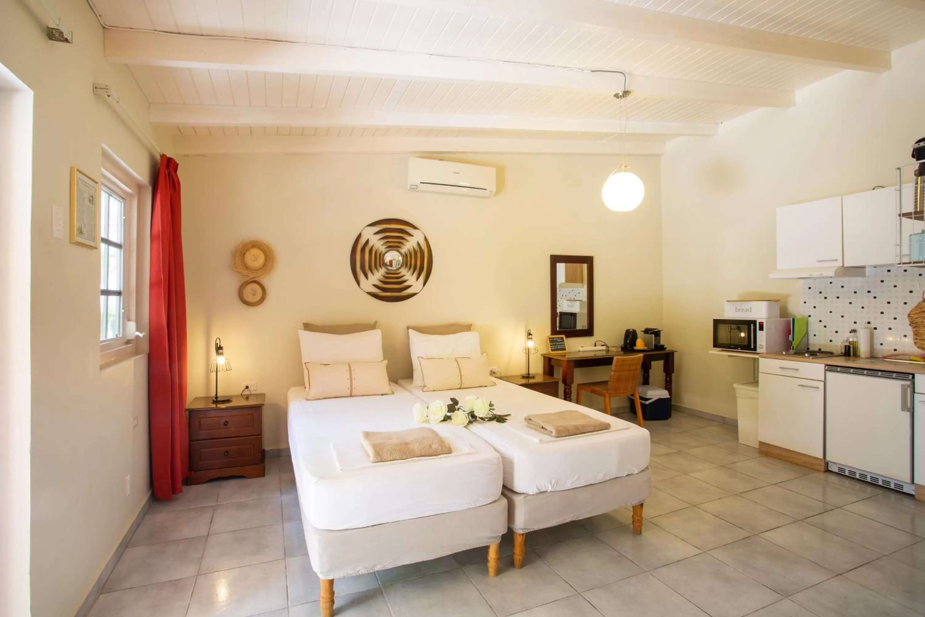 Photo of the whole room in B&B Sombre di Kabana