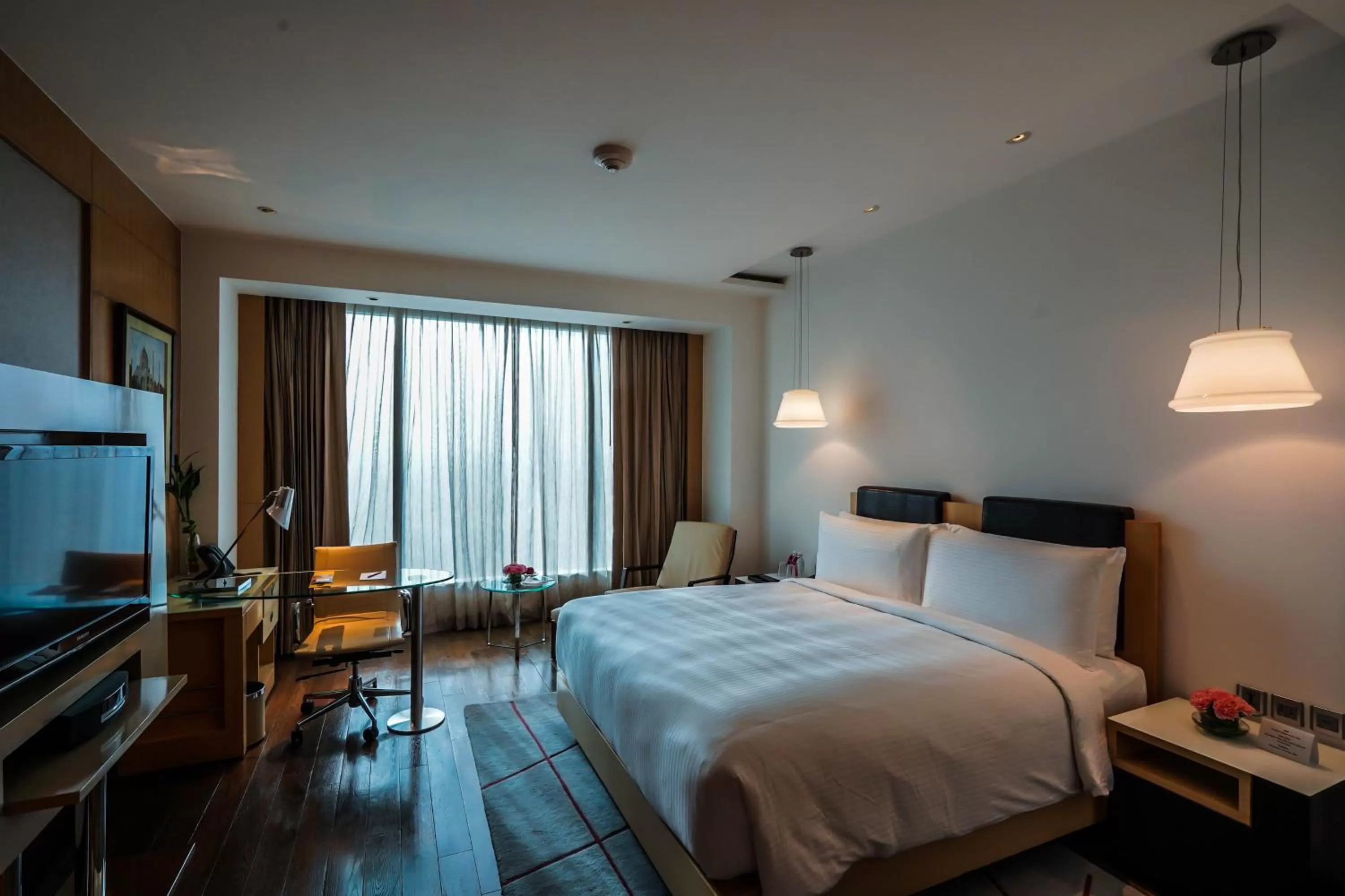 Photo of the whole room, Bed in Crowne Plaza Greater Noida by IHG