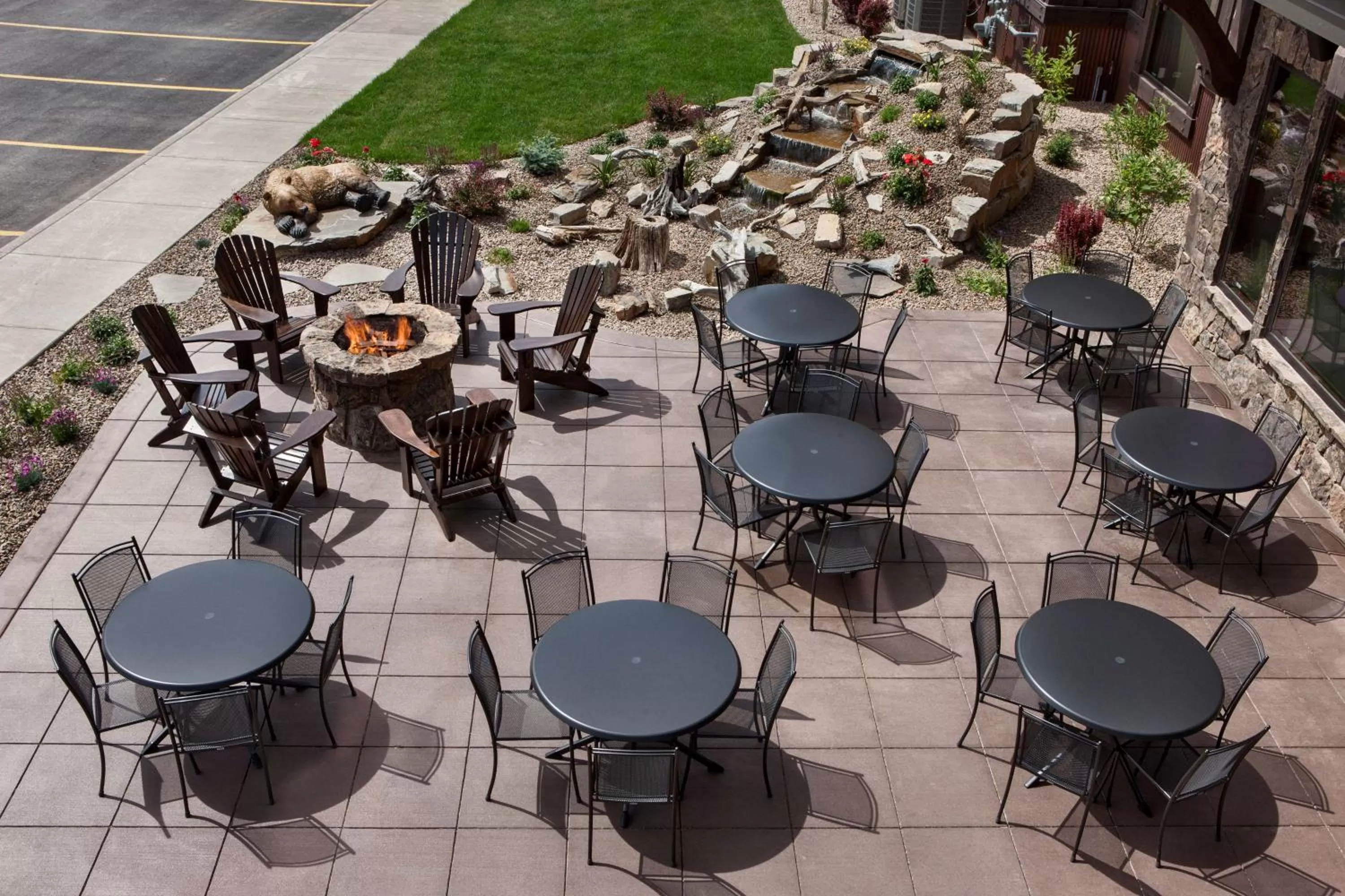 Patio in Glacier International Lodge