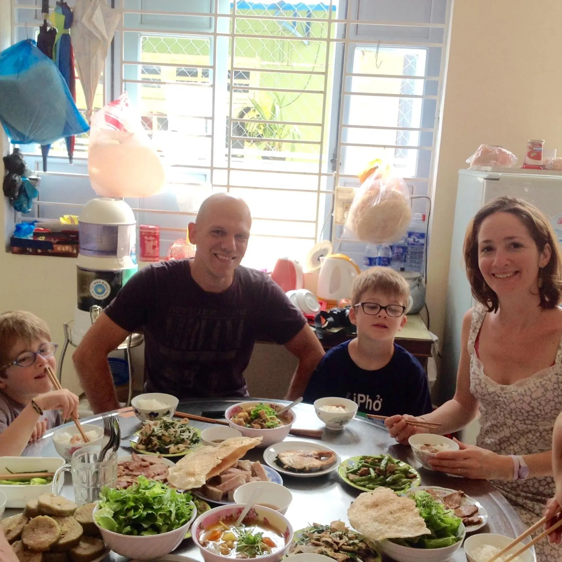 Restaurant/places to eat in Areca Homestay