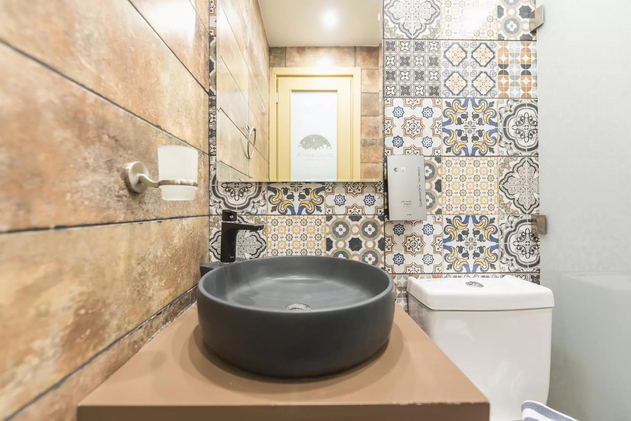 Bathroom in Athens Lights