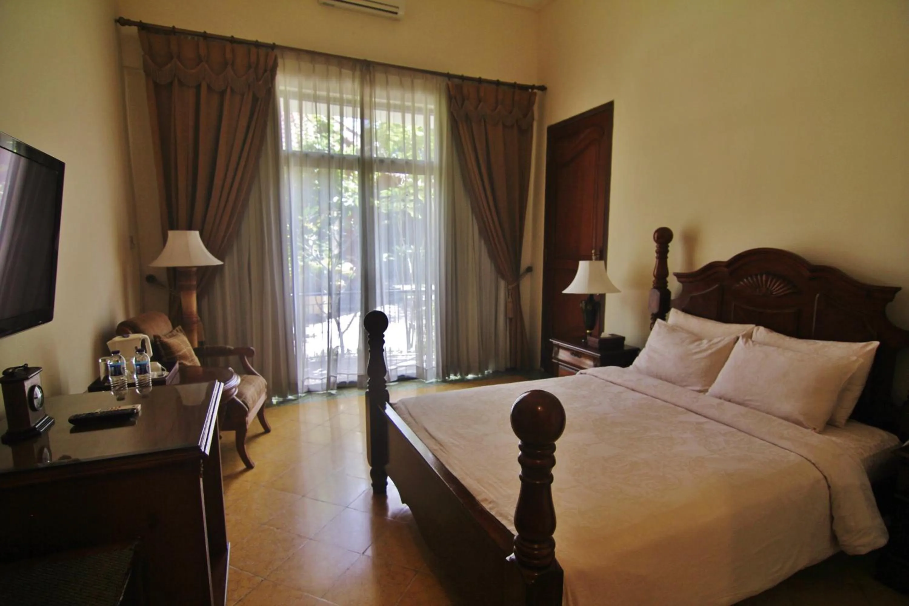 bunk bed, Bed in Sarasvati Borobudur