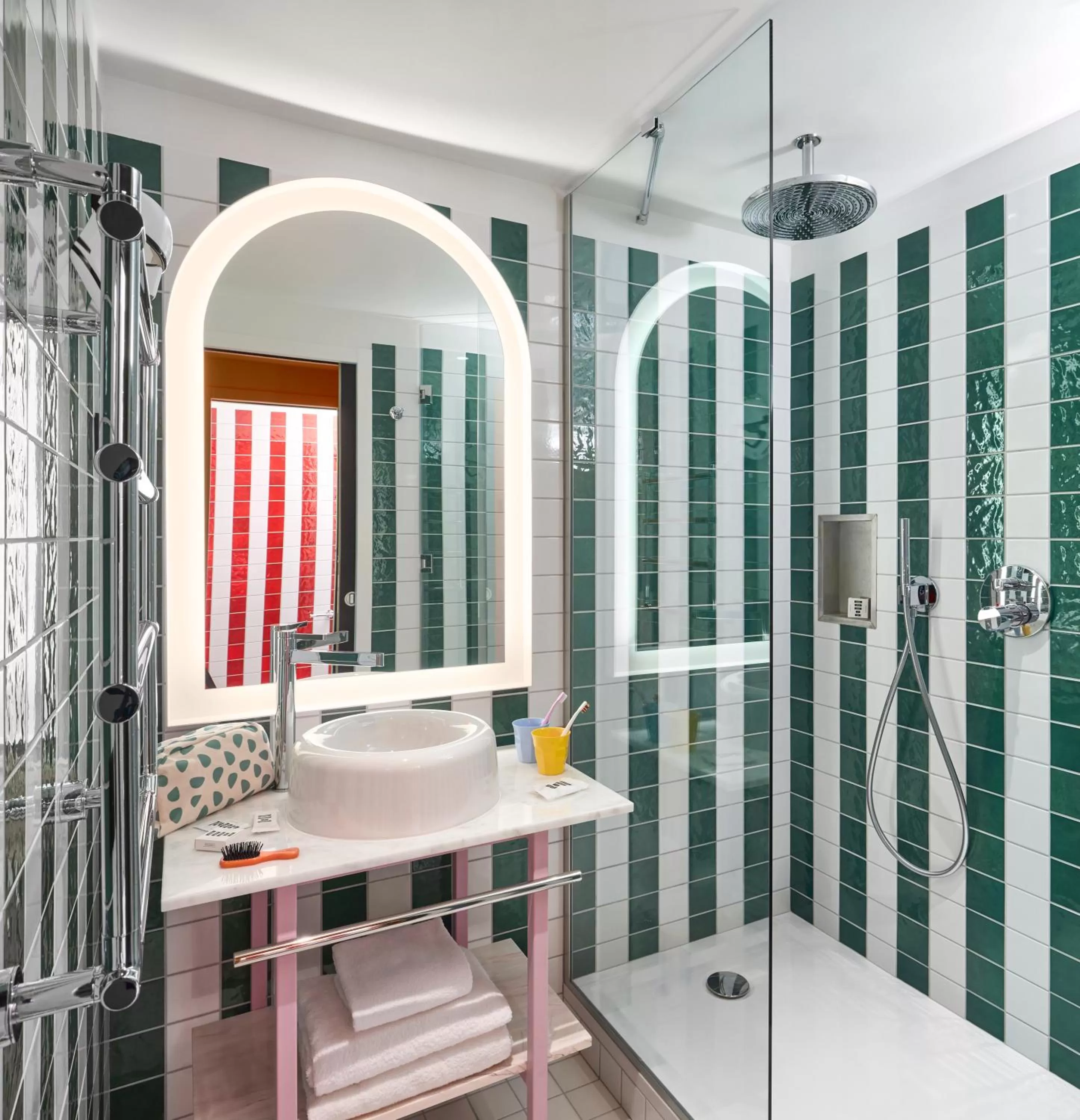 Bed in Mama Shelter Dijon