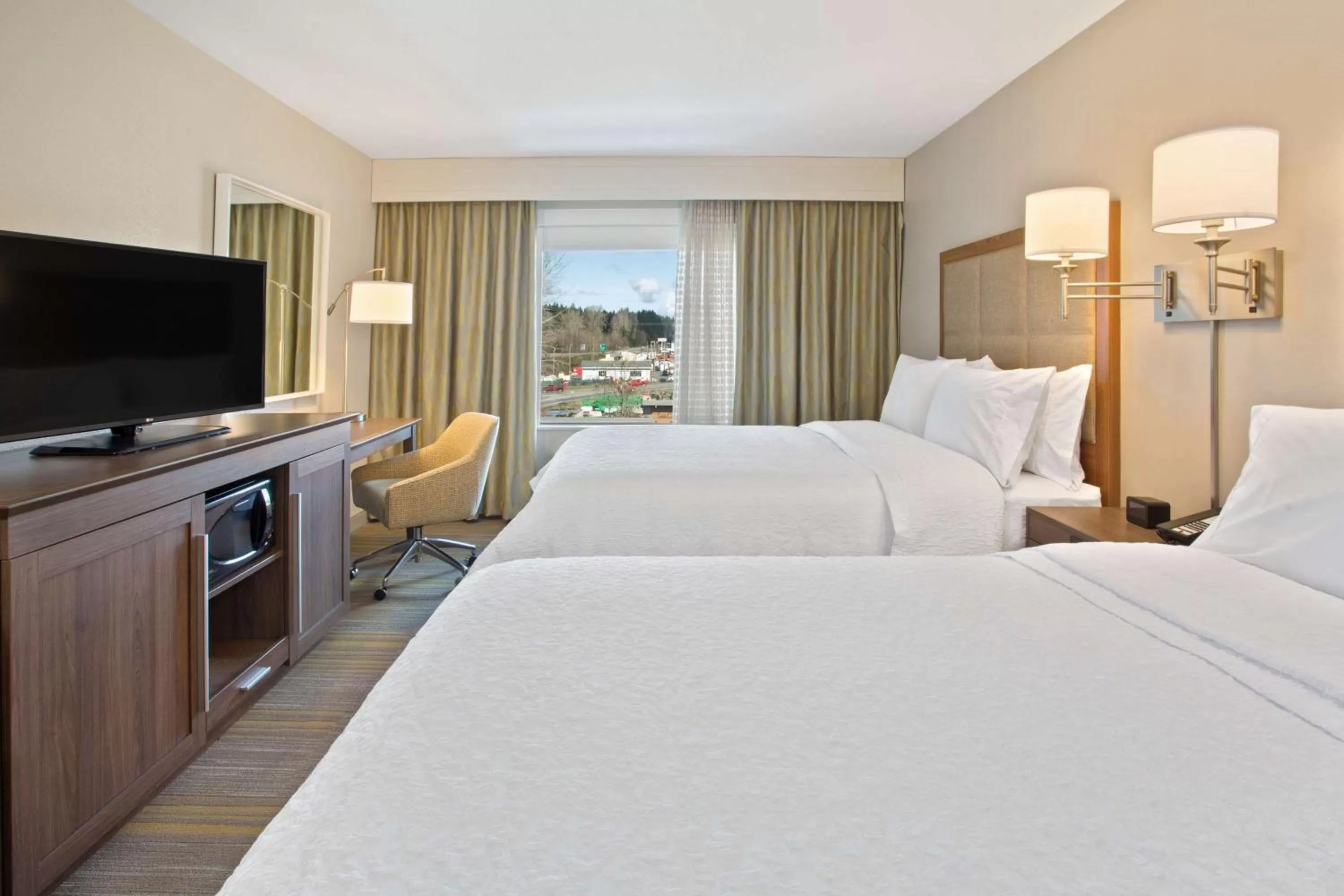 Bed in Hampton Inn & Suites- Seattle Woodinville Wa