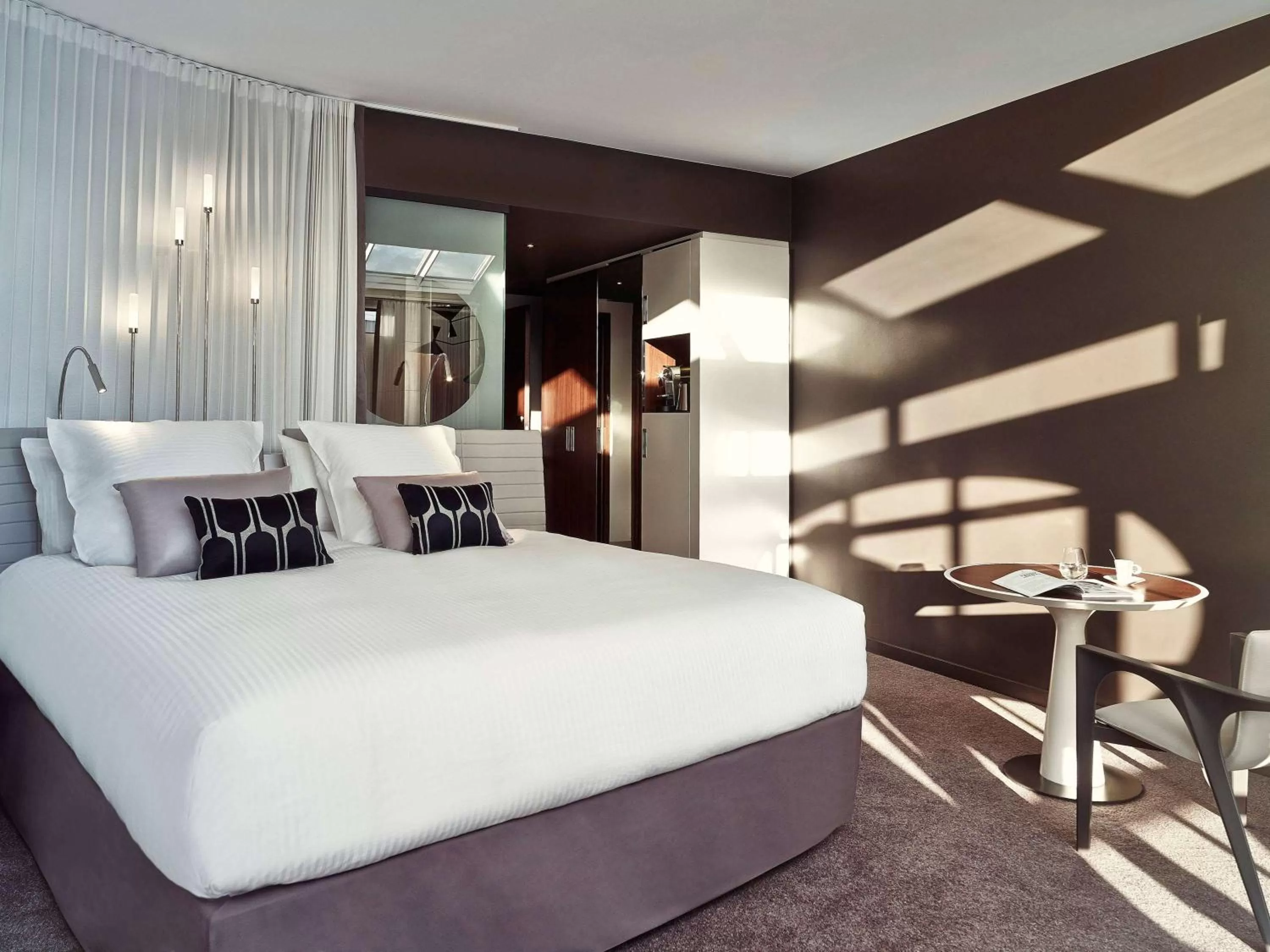 Photo of the whole room, Bed in Molitor Hotel & Spa Paris - MGallery Collection
