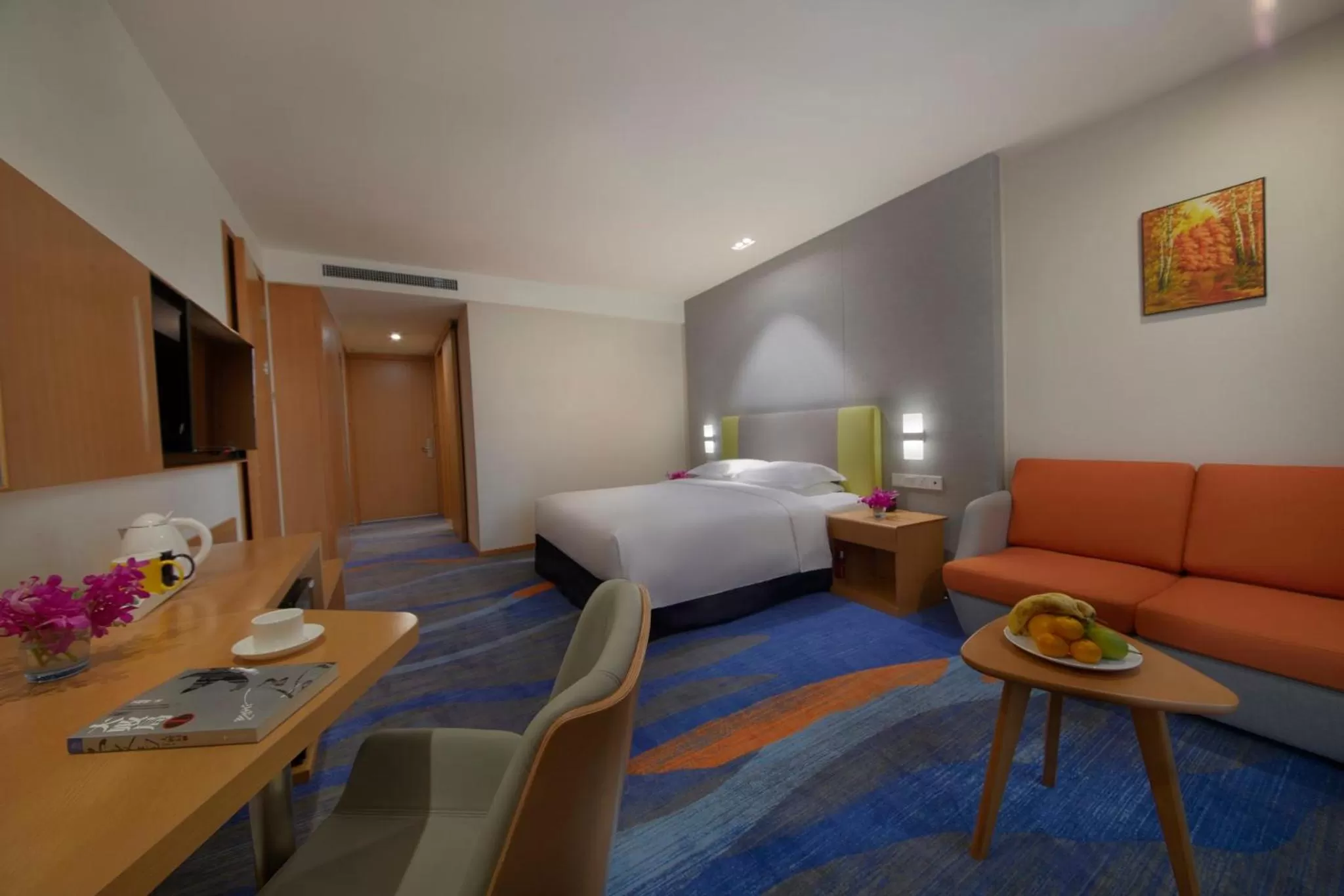 Photo of the whole room, Bed in Holiday Inn Express Zhengzhou Zhengdong by IHG