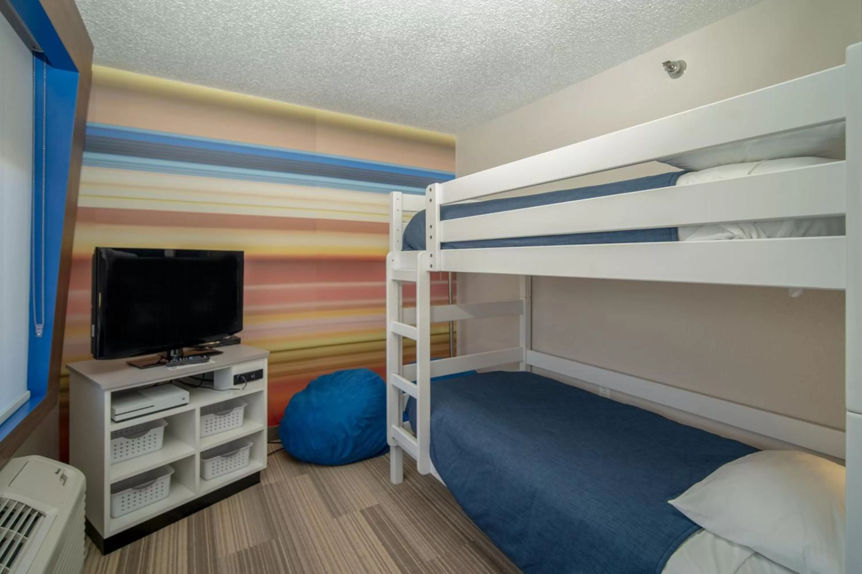 Bedroom, Bed in Holiday Inn Express Houghton-Keweenaw by IHG