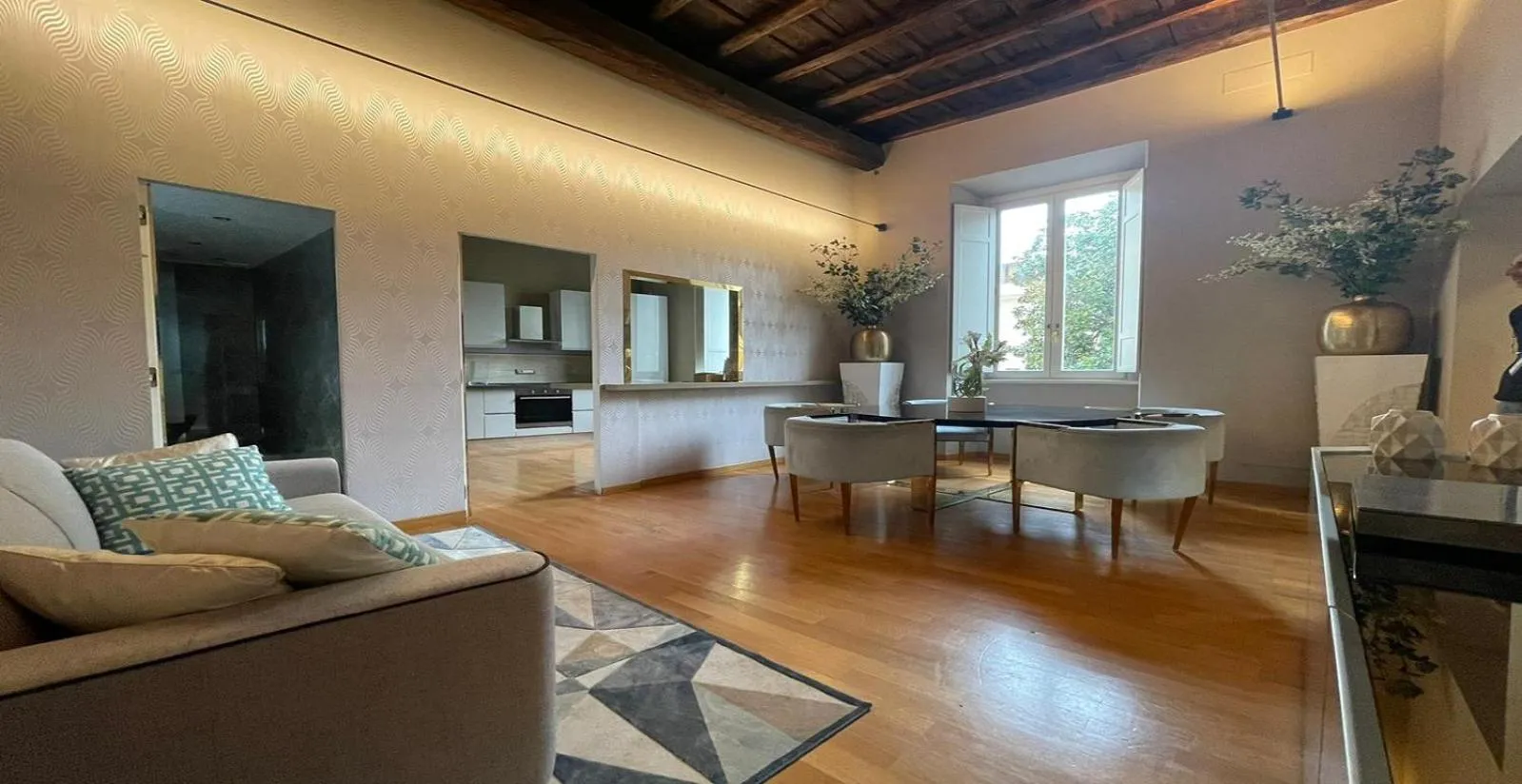 Seating Area in Spagna Royal Suite