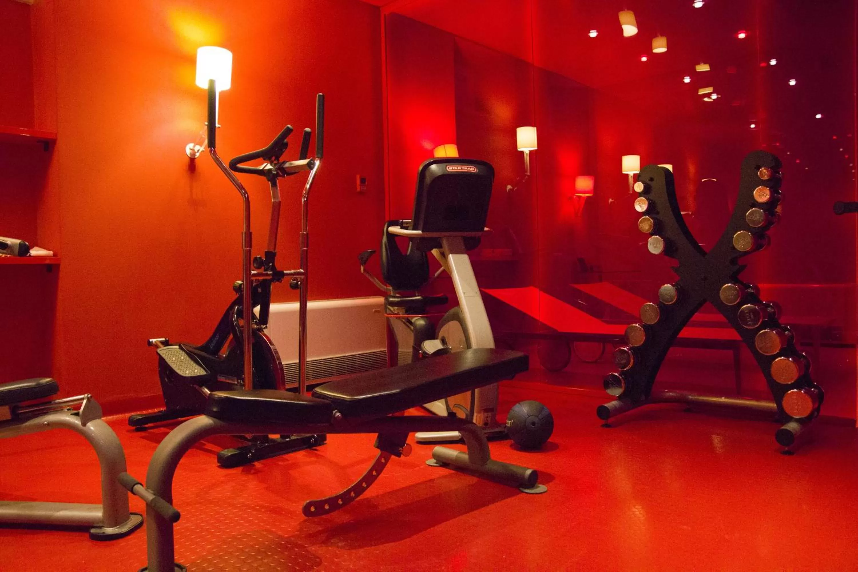 Fitness centre/facilities in Home Aparthotel