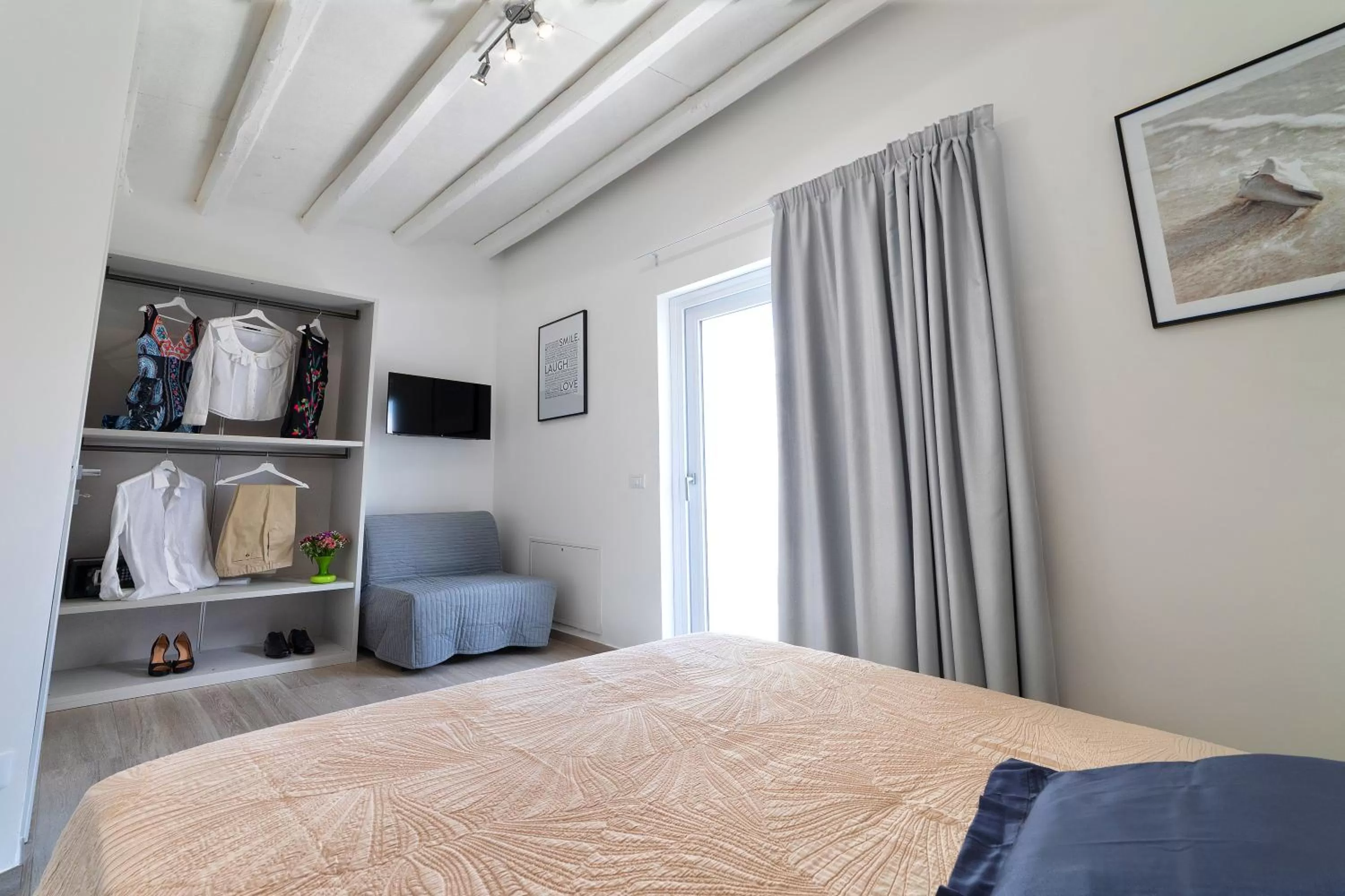 Bed in Lo Scoglio della Formica B&B