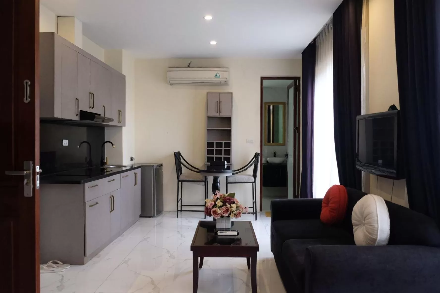 Aisha HOTELS and APARTMENTS