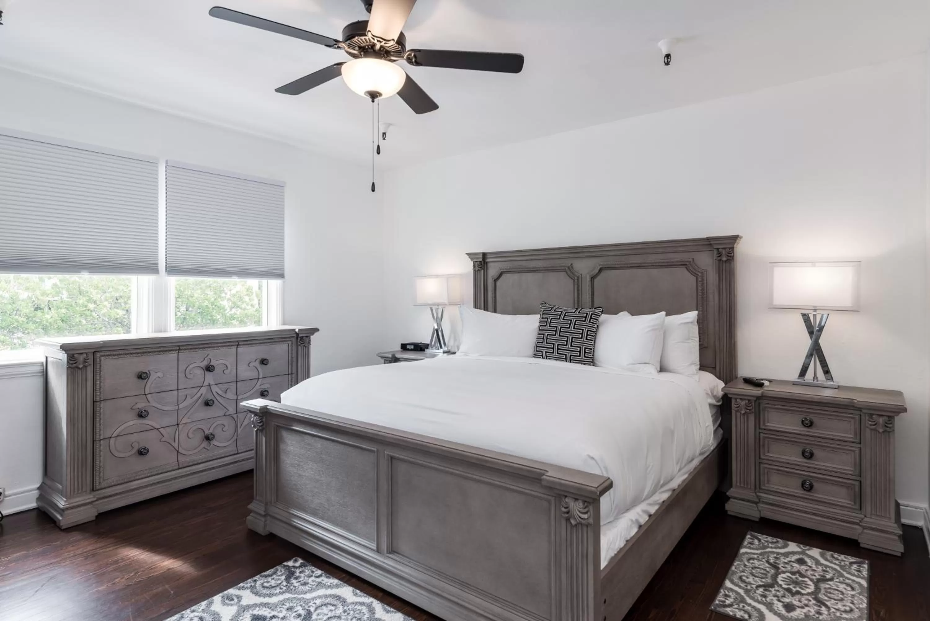 Bed in Palm Beach Historic Inn