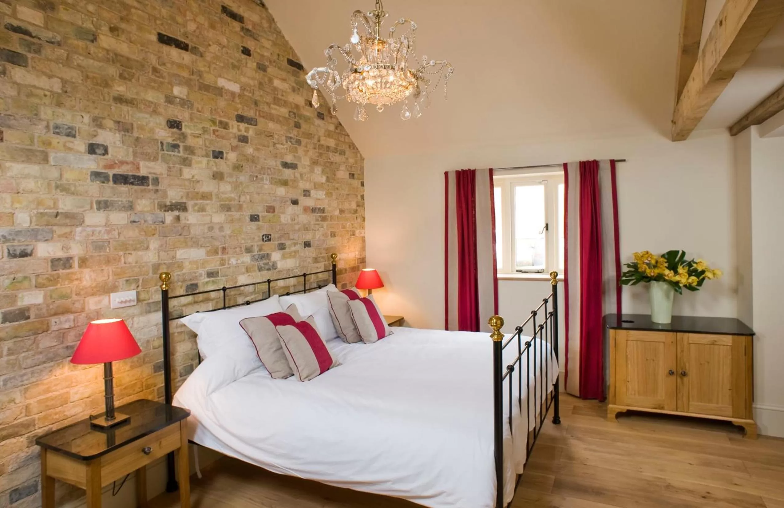 Coffee/tea facilities, Bed in The Fox by Greene King Inns