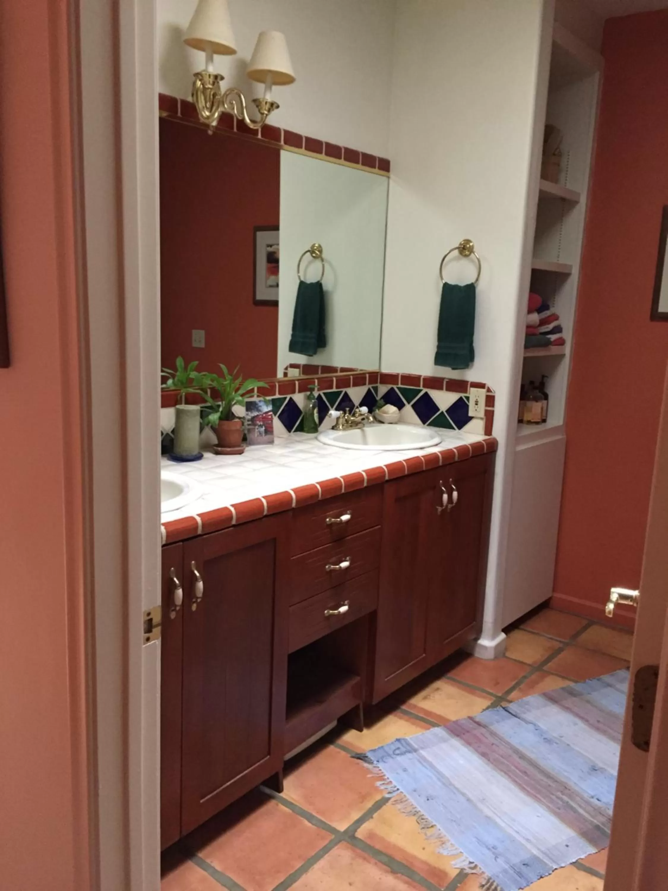 Bathroom, Kitchen/Kitchenette in Casa Paloma B&B