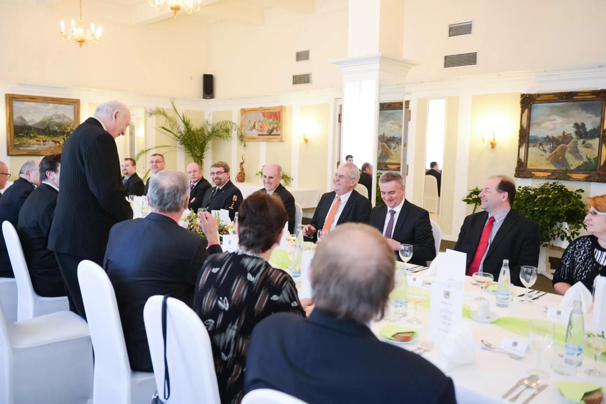 Restaurant/places to eat in Wellness Hotel Central