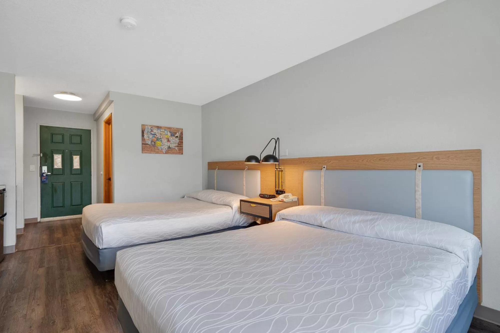 Bed in Garibaldi Inn at the Bay