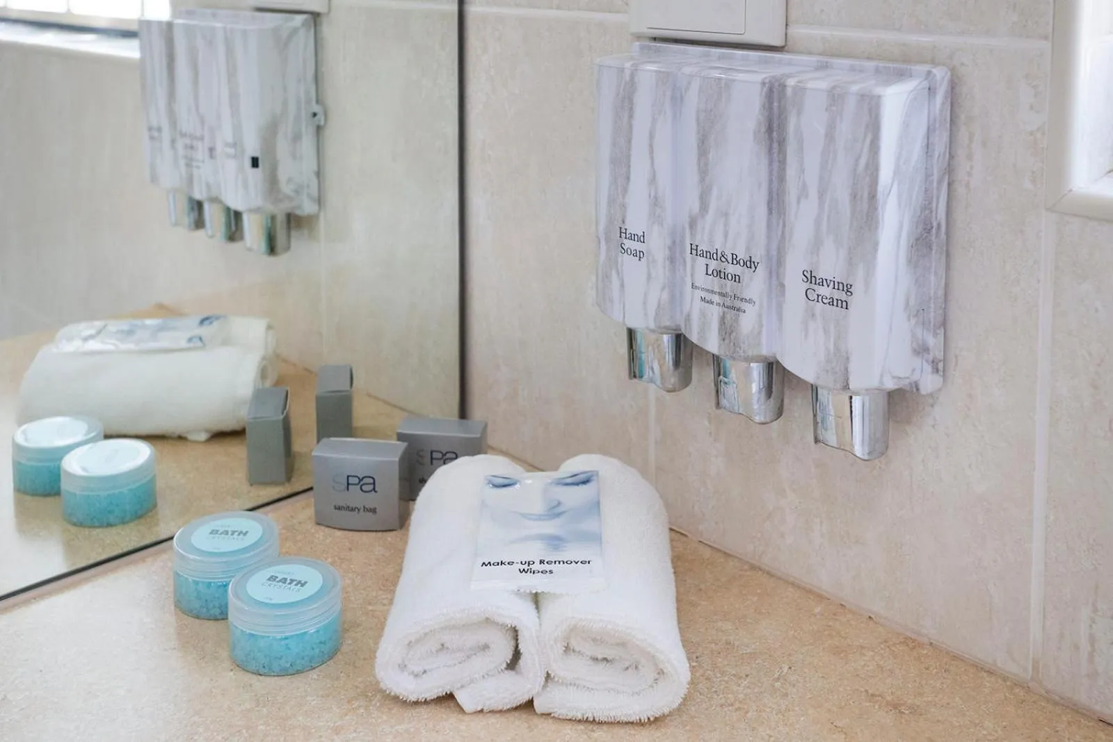 Bathroom in Hawkesbury Race Club Motel