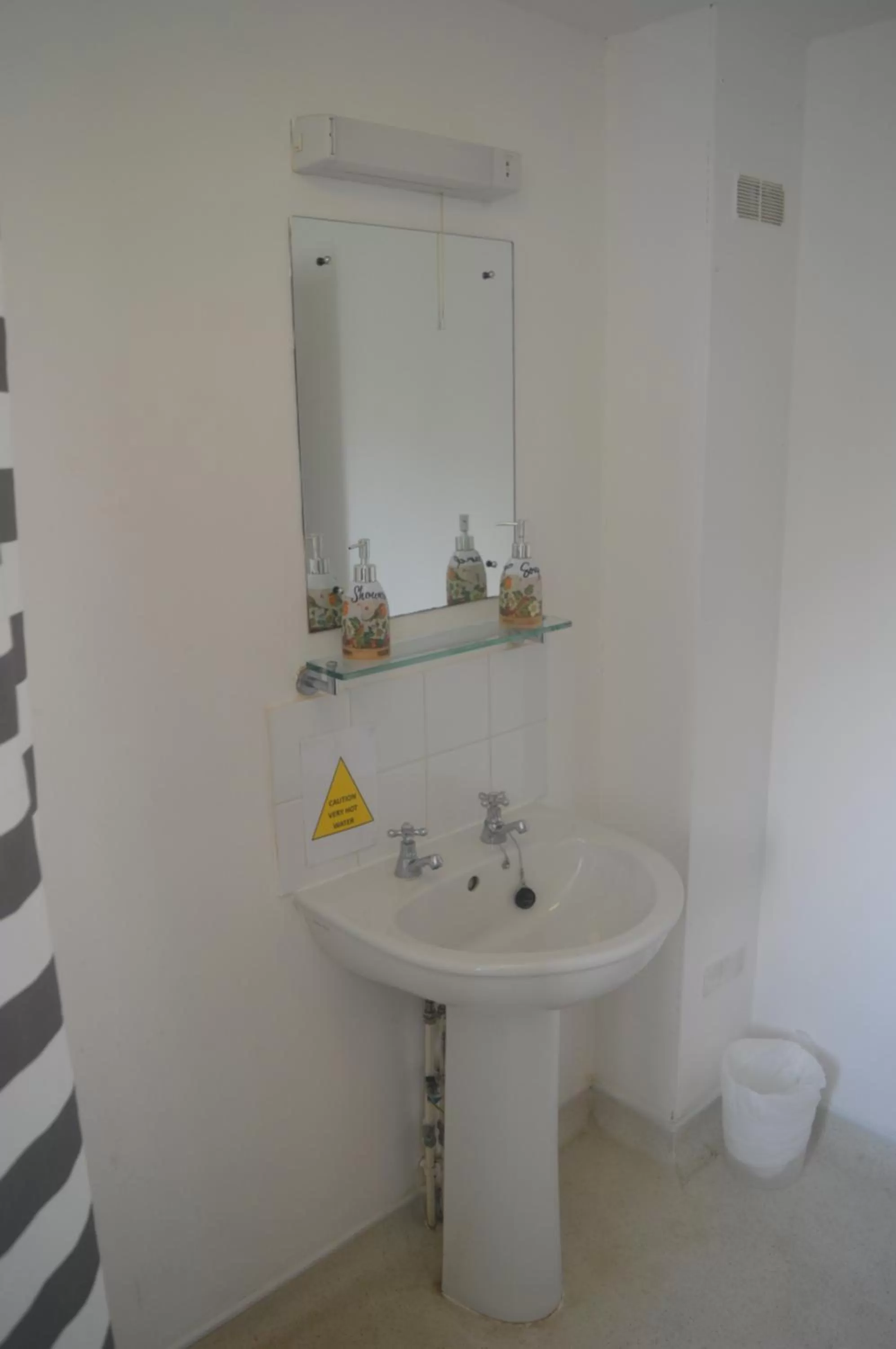 Bathroom in The Queen Victoria