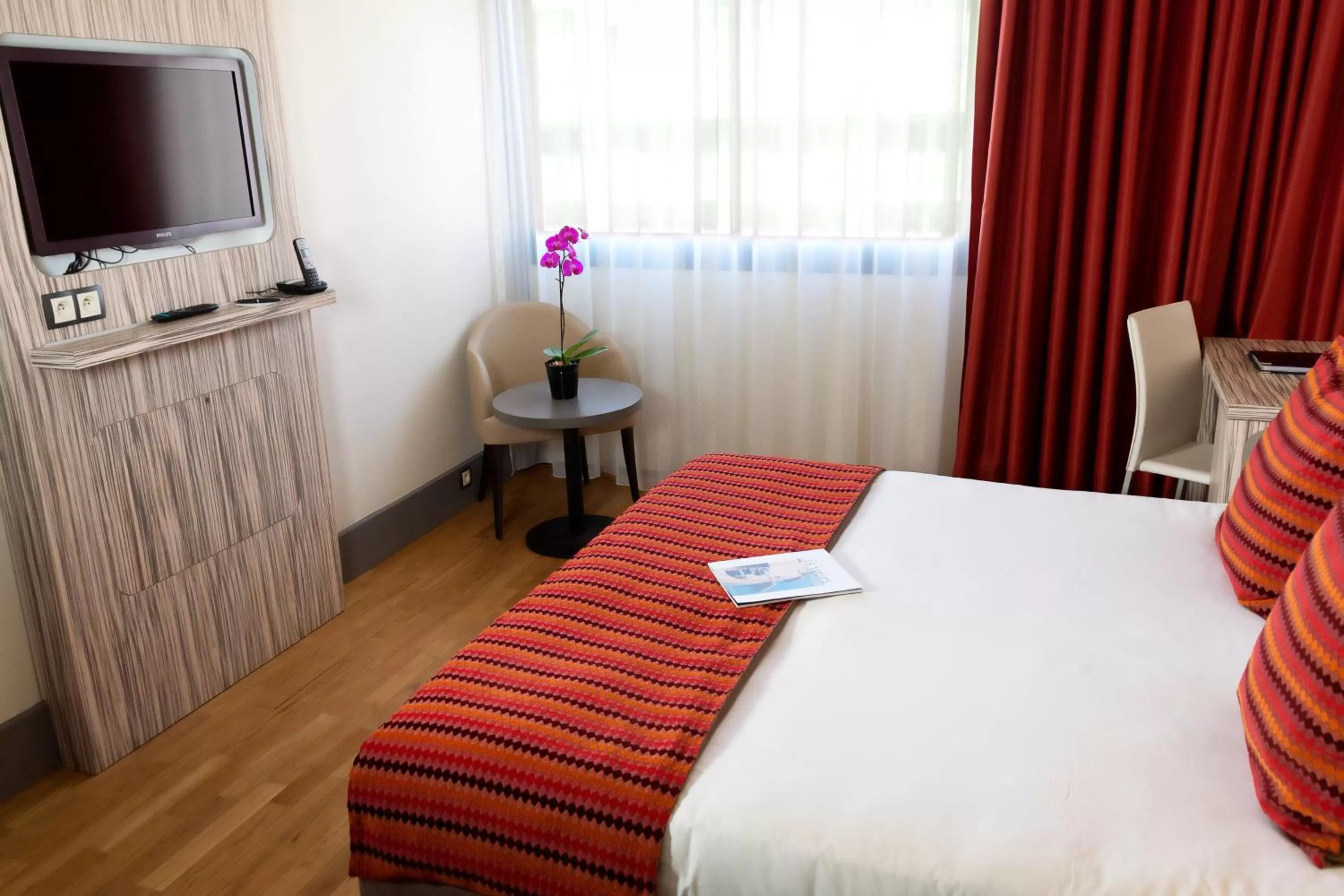 Photo of the whole room, Bed in Eden Hotel & Spa