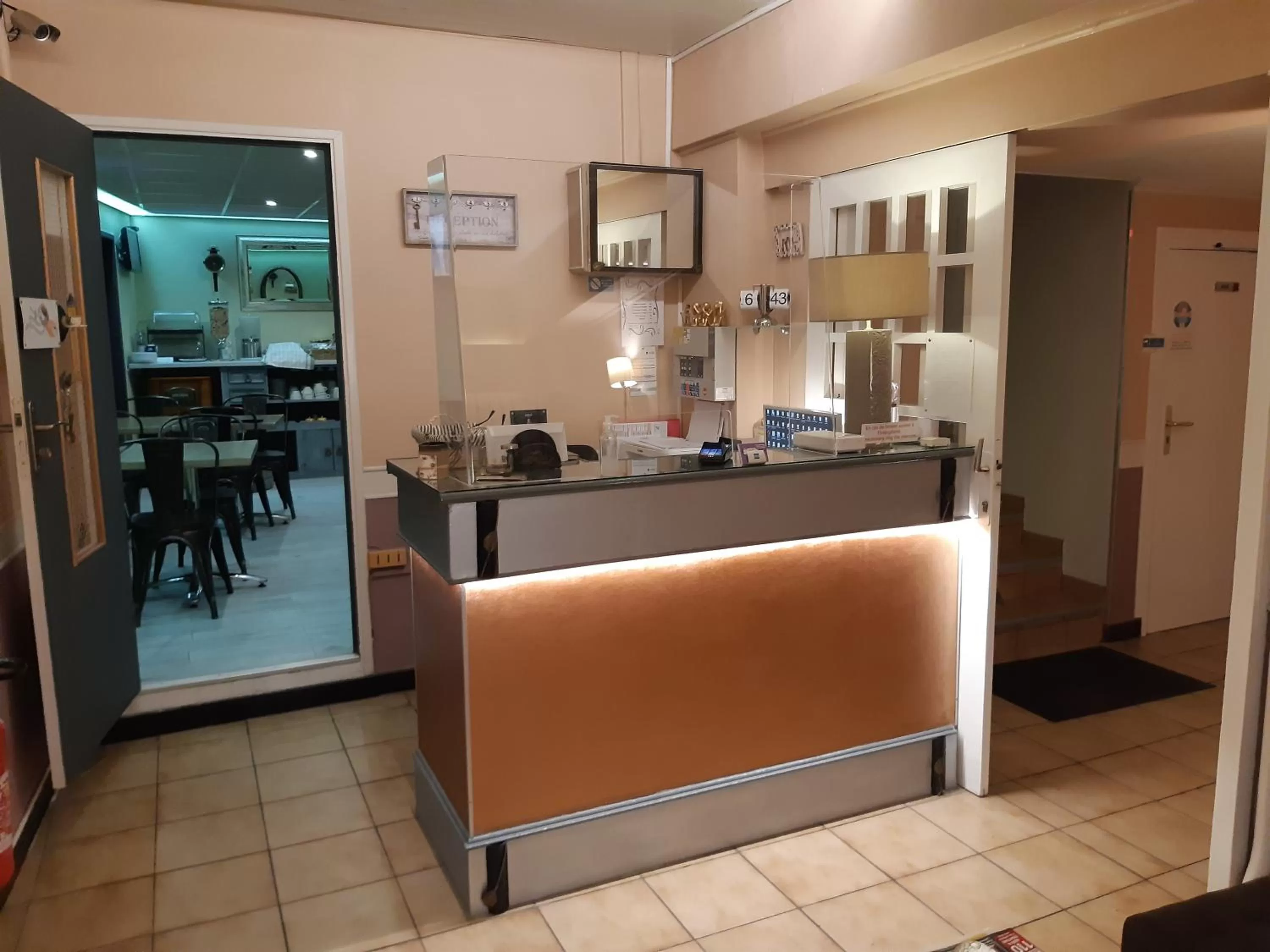 Property building in Hôtel du Tricastin