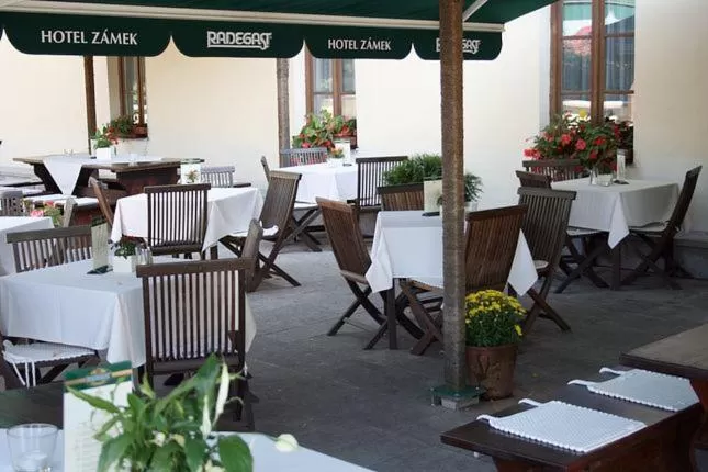 Balcony/Terrace, Restaurant/Places to Eat in Zámek Havířov