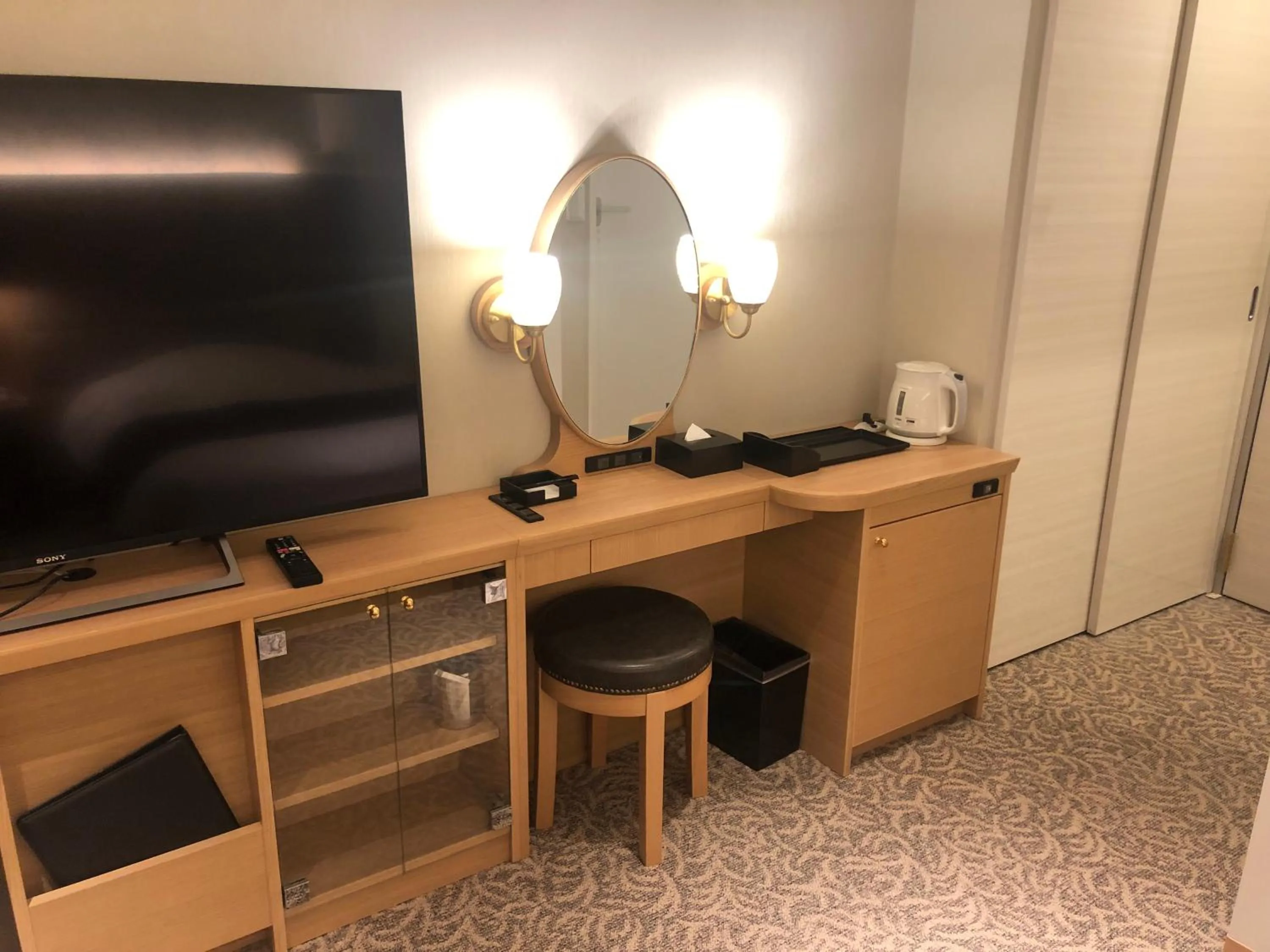 Seating area in Kobe Luminous Hotel Sannomiya