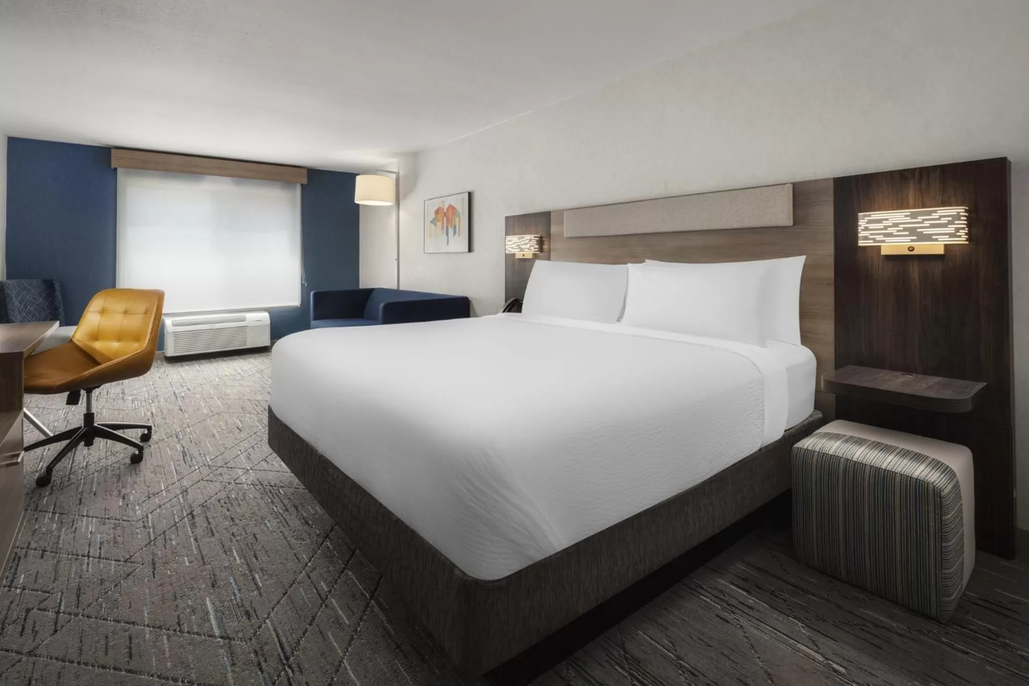 Photo of the whole room, Bed in Holiday Inn Express Bothell by IHG