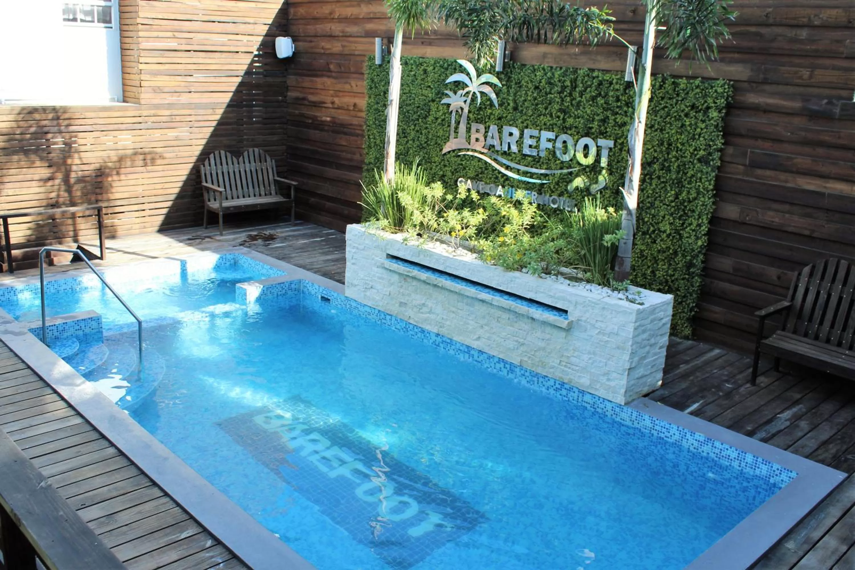 Pool view in Barefoot Caye Caulker Hotel