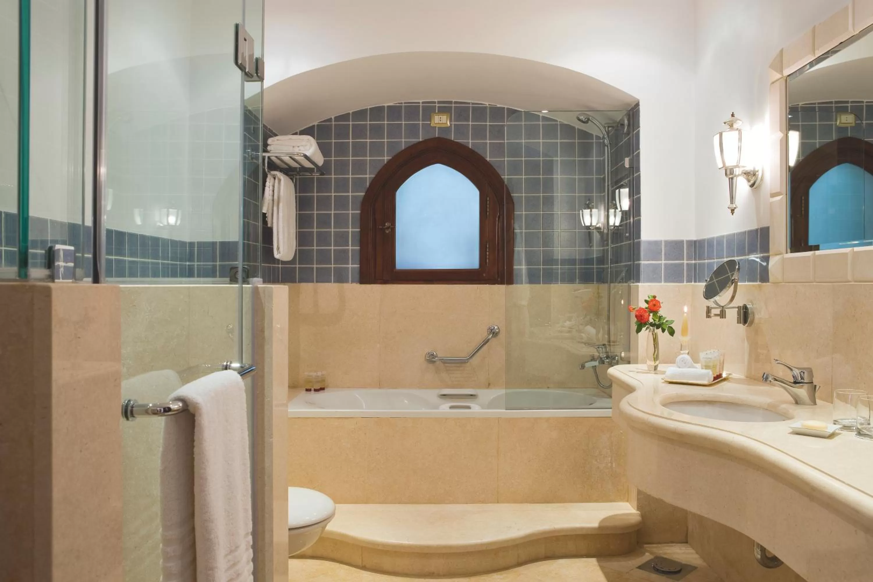 Hot Tub, Bathroom in Movenpick Resort Sharm El Sheikh
