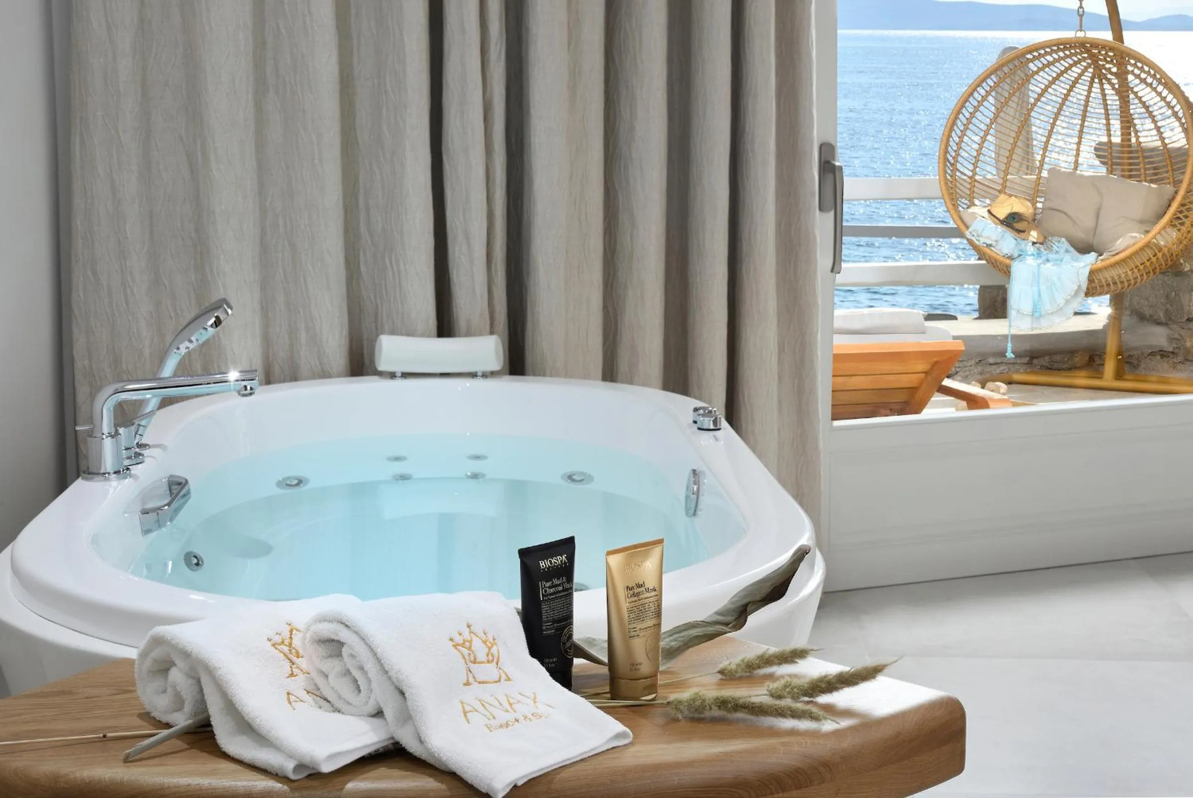 Bath in Anax Resort and Spa