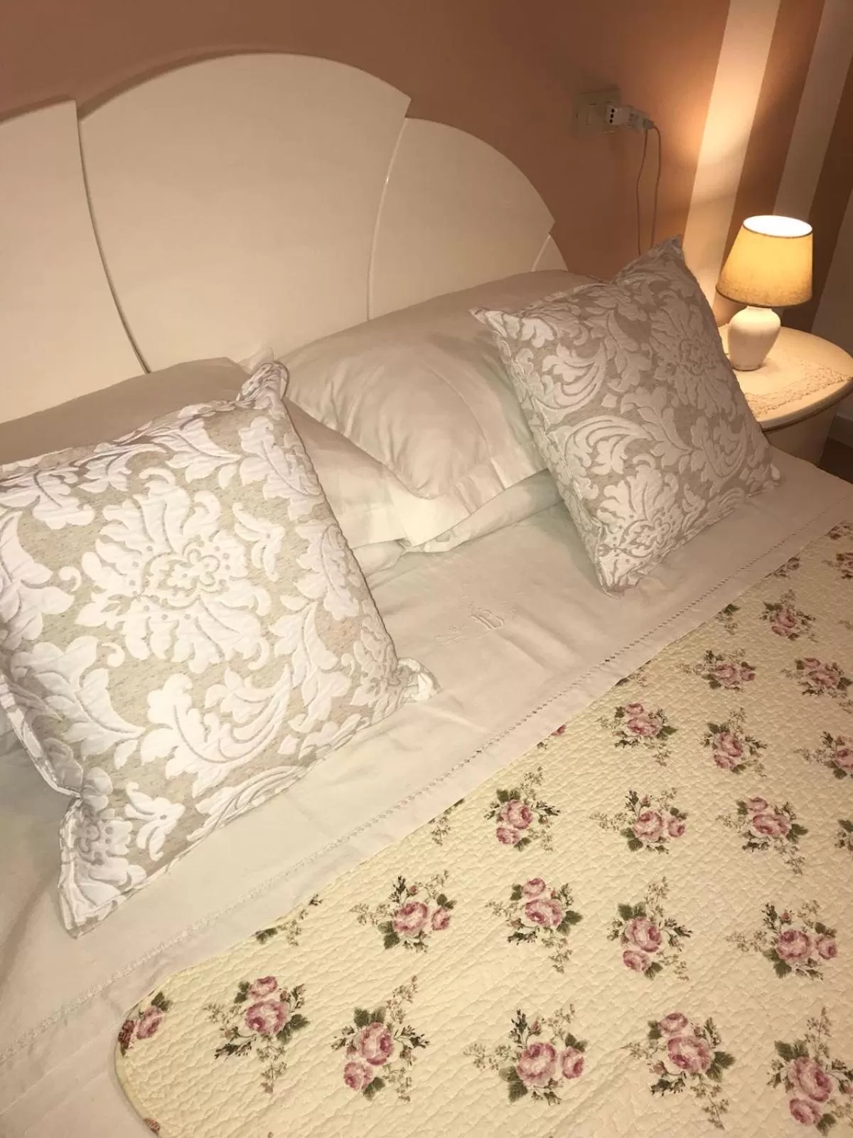 Decorative detail, Bed in B&B Amy&Julie