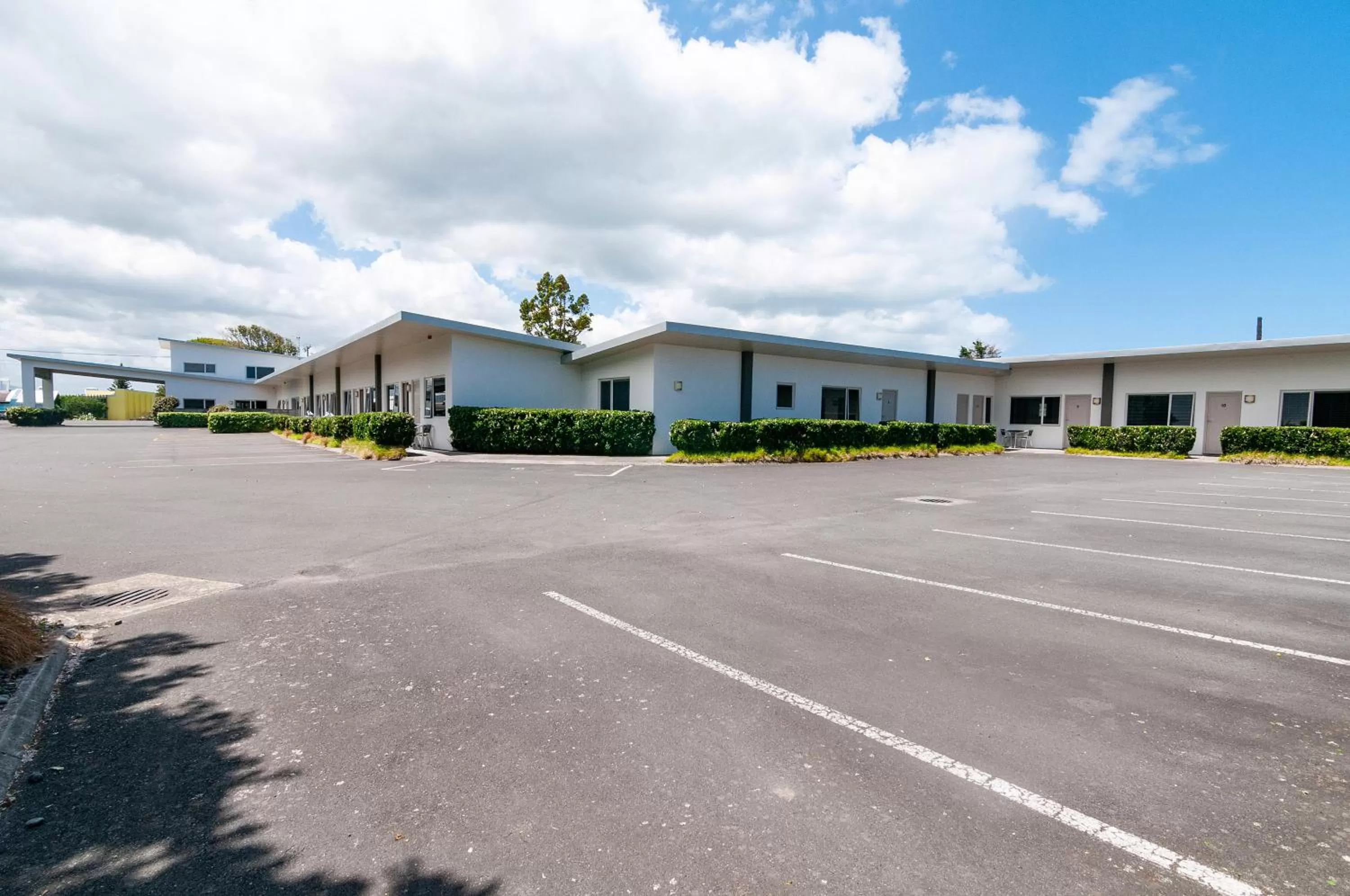 Property building in The Park Motel
