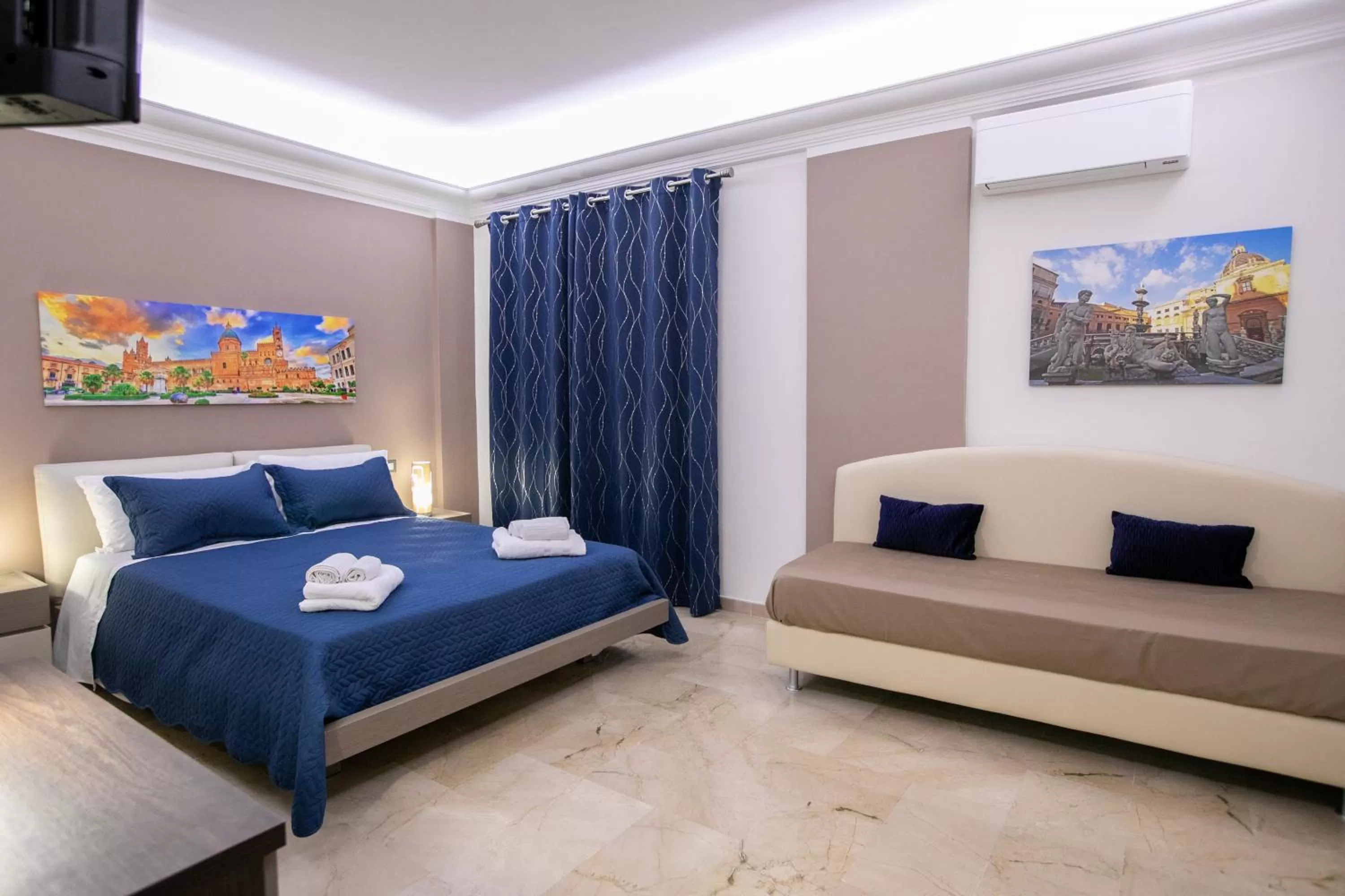 Photo of the whole room, Bed in B&B Azul