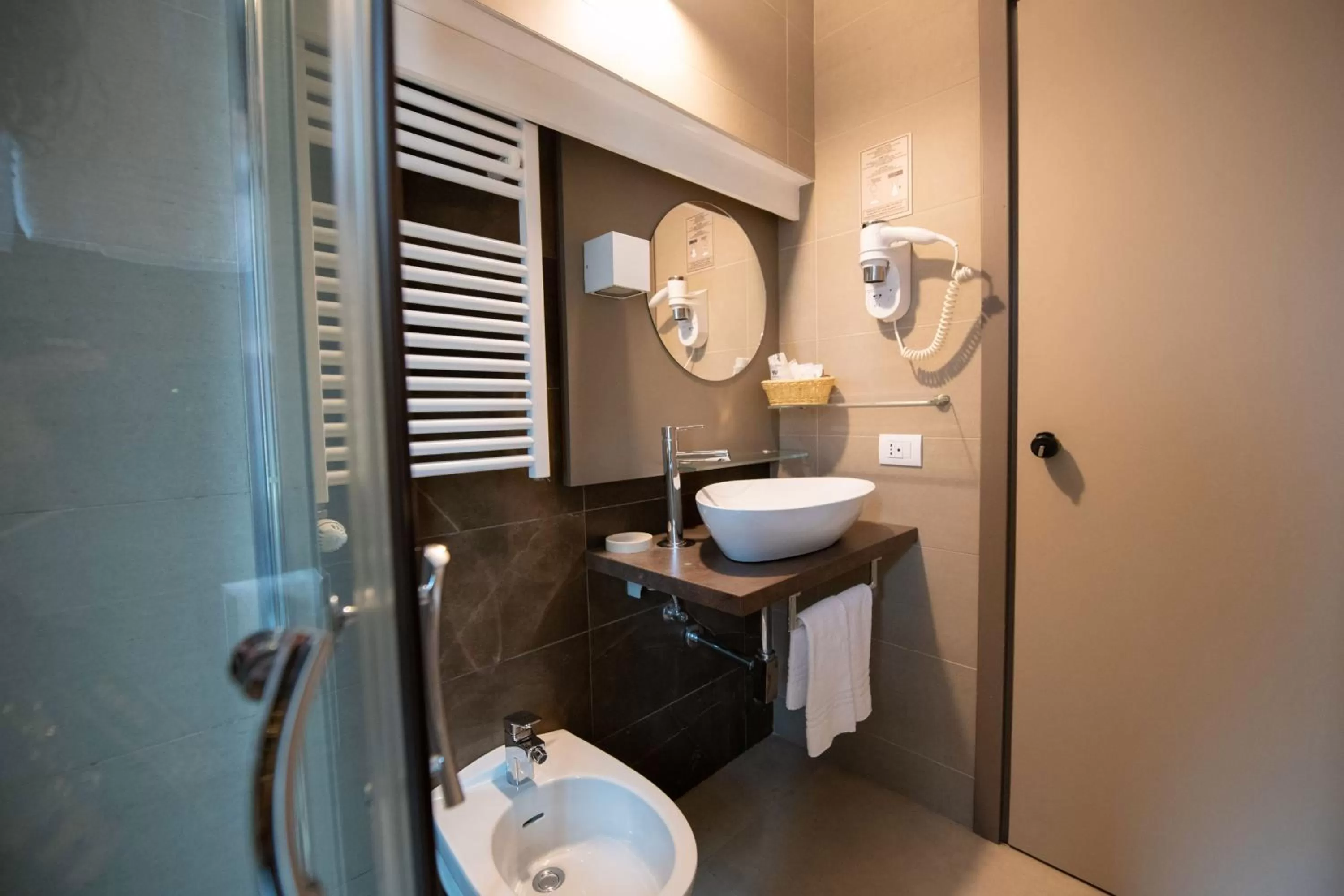 Bathroom in Alessi Hotel Trattoria