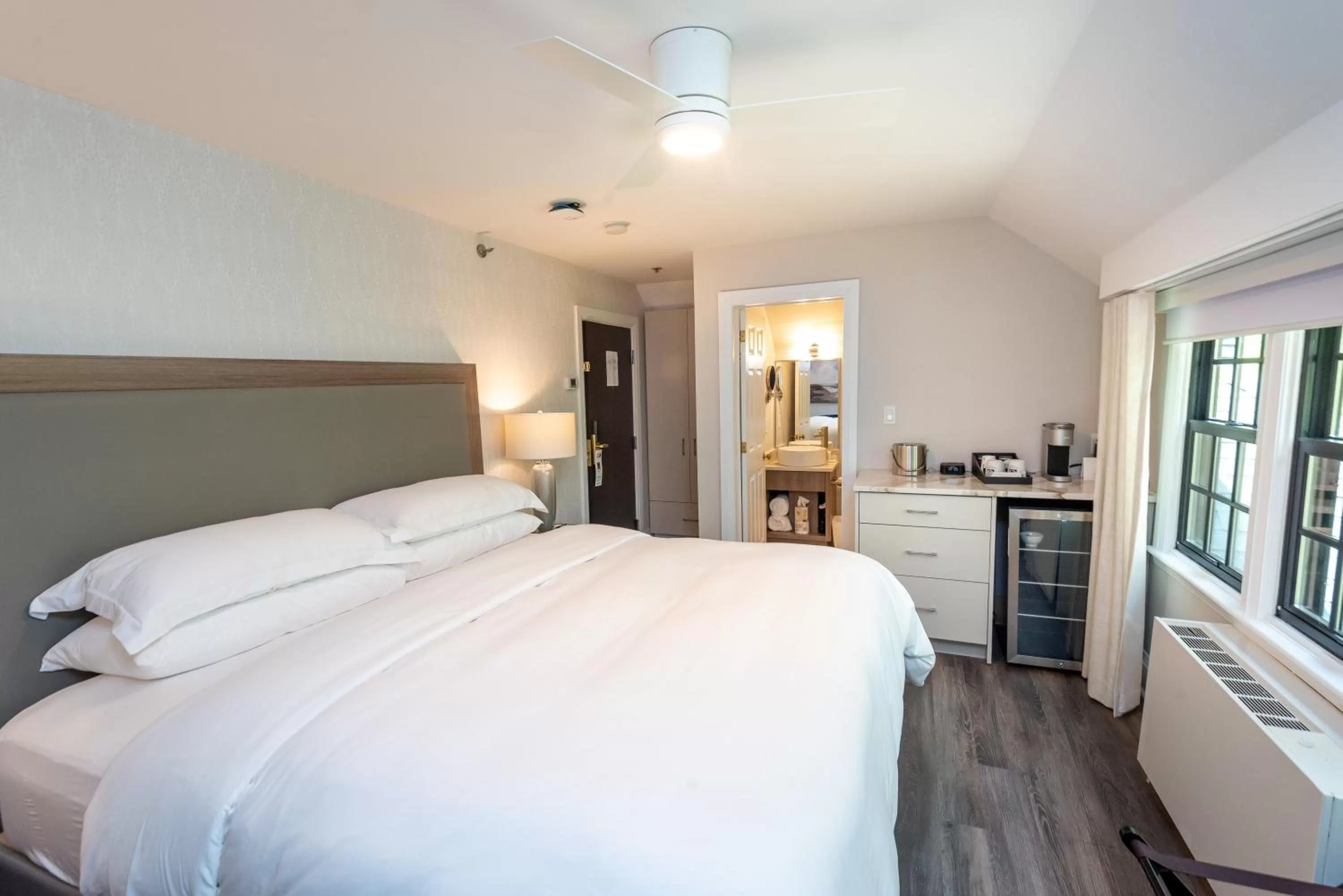 Bedroom, Bed in The Glenerin Inn