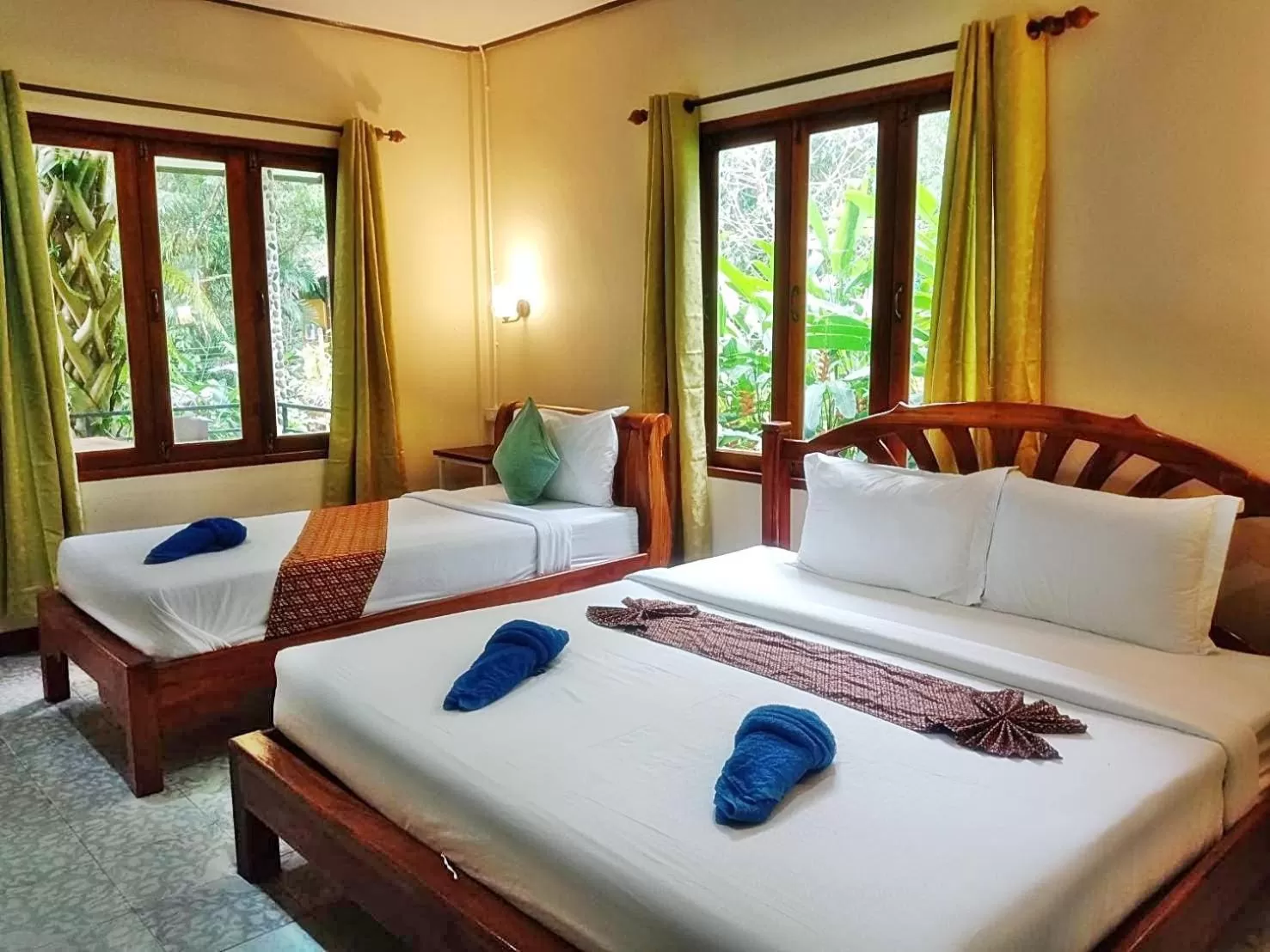 Bed in Tree Tops River Huts