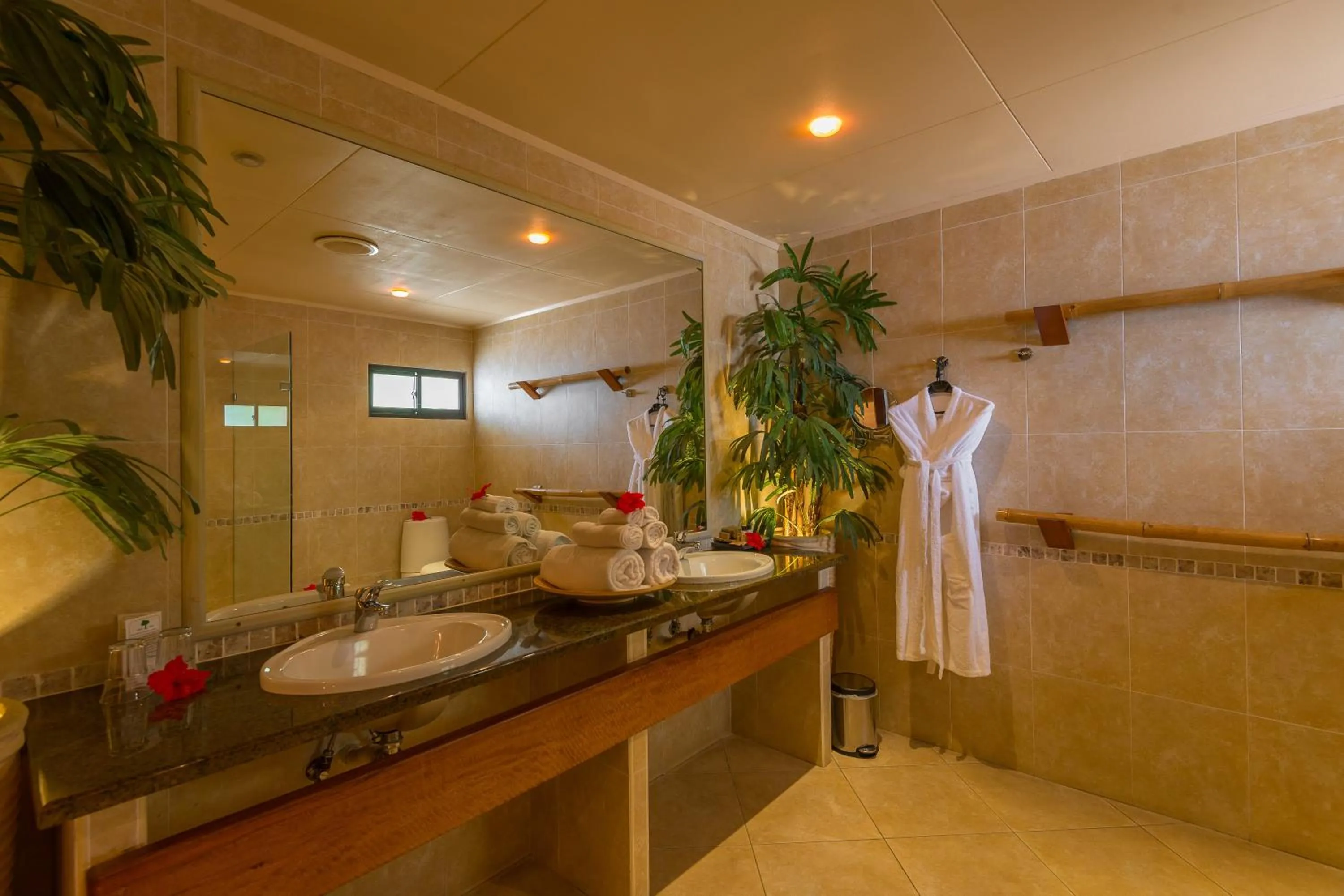 Bathroom in Coco de Mer Hotel and Black Parrot Suites