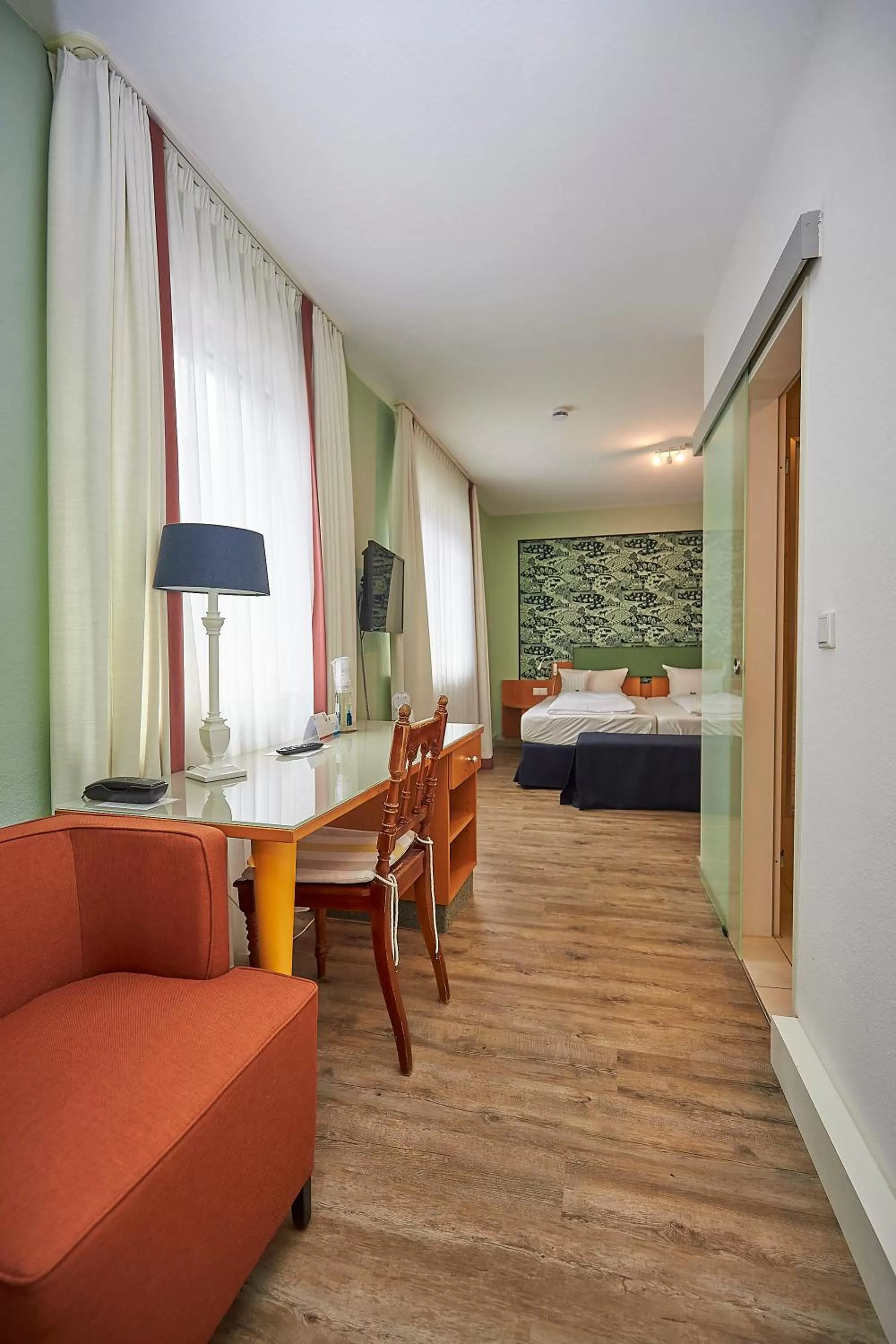 Living room, Bed in Flair Hotel zum Storchen