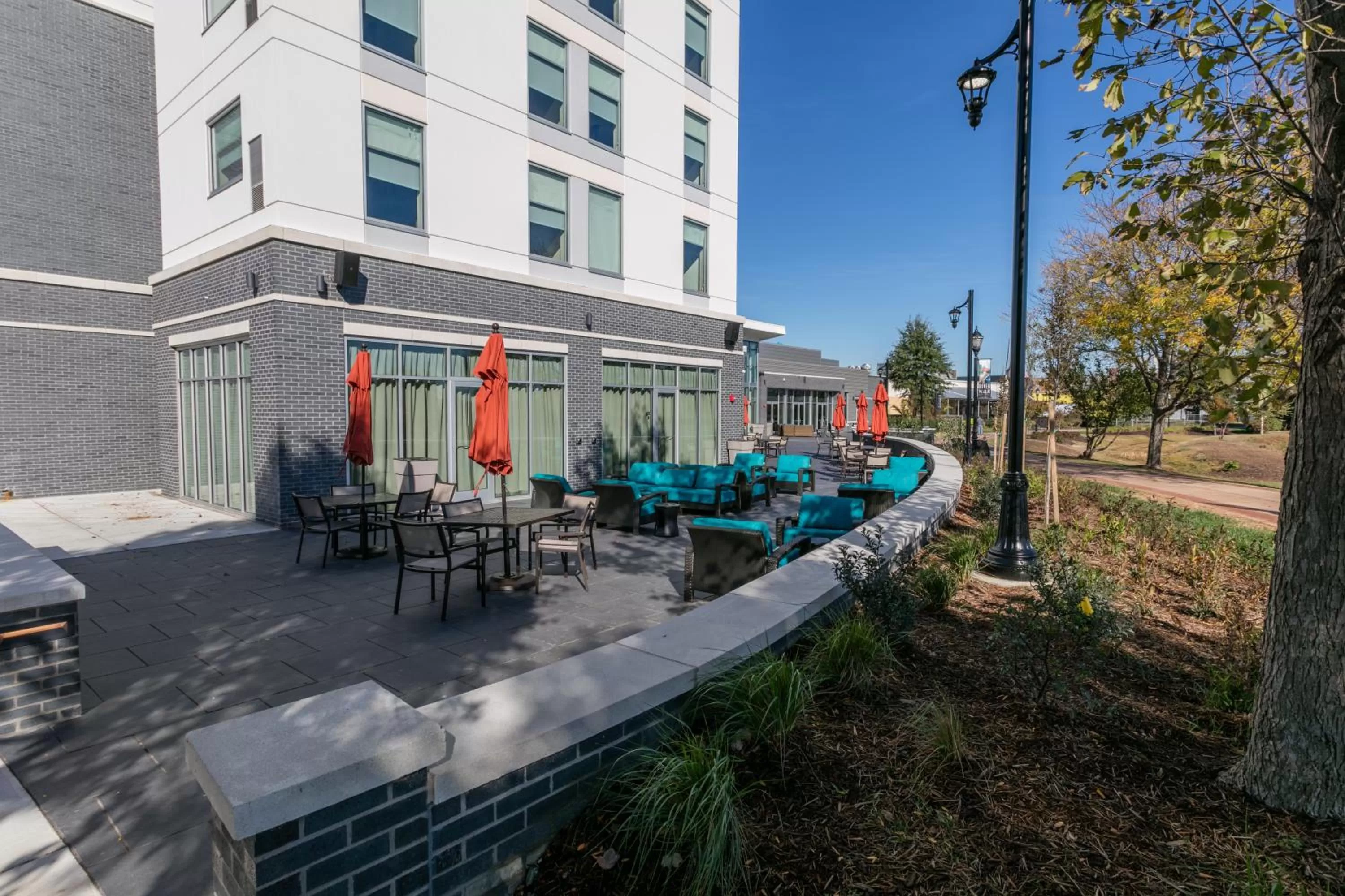 Patio in Hyatt Place Wilmington Riverfront